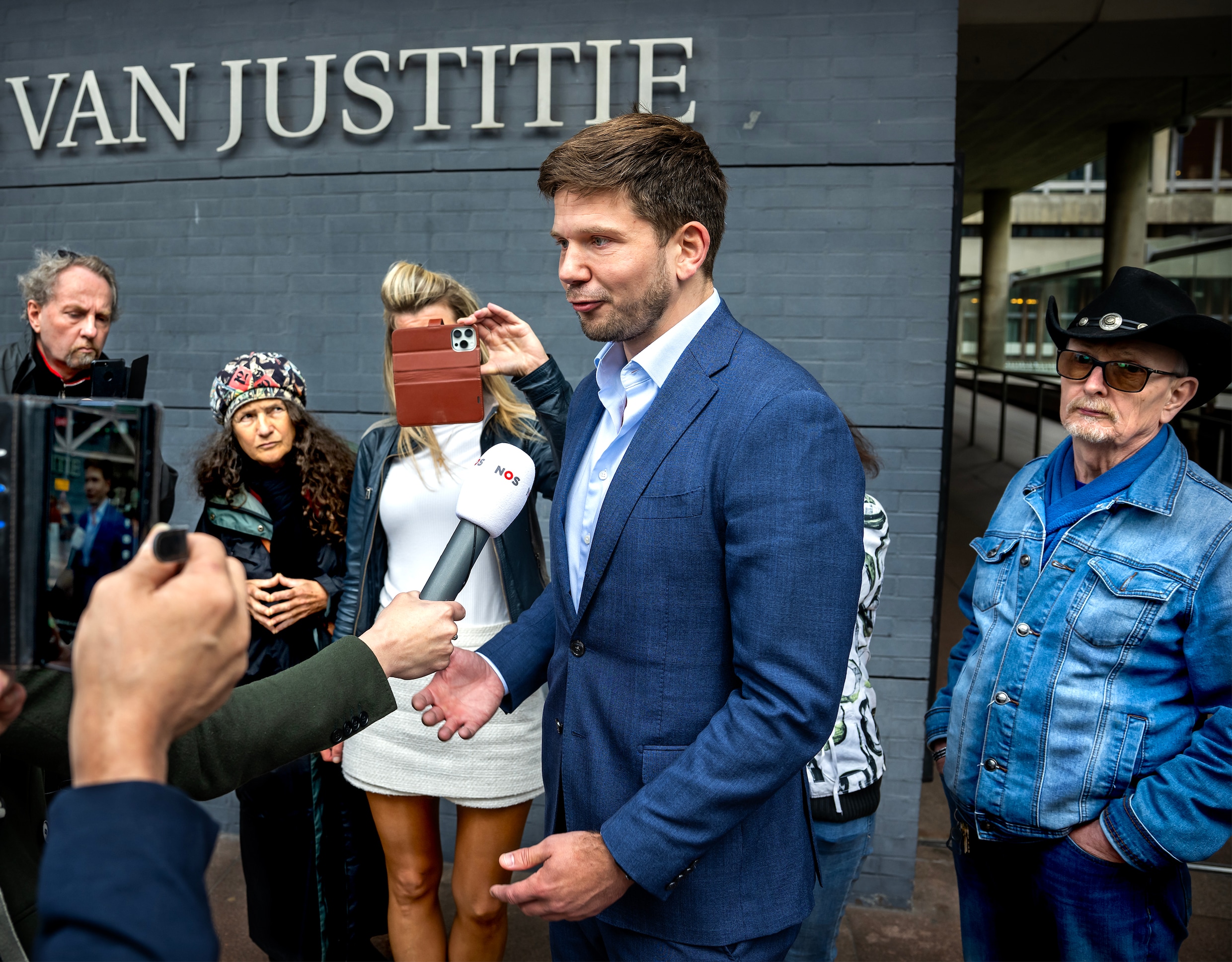 Raad Coevorden veroordeelt uitspraken FVD-Kamerlid Gideon van Meijeren