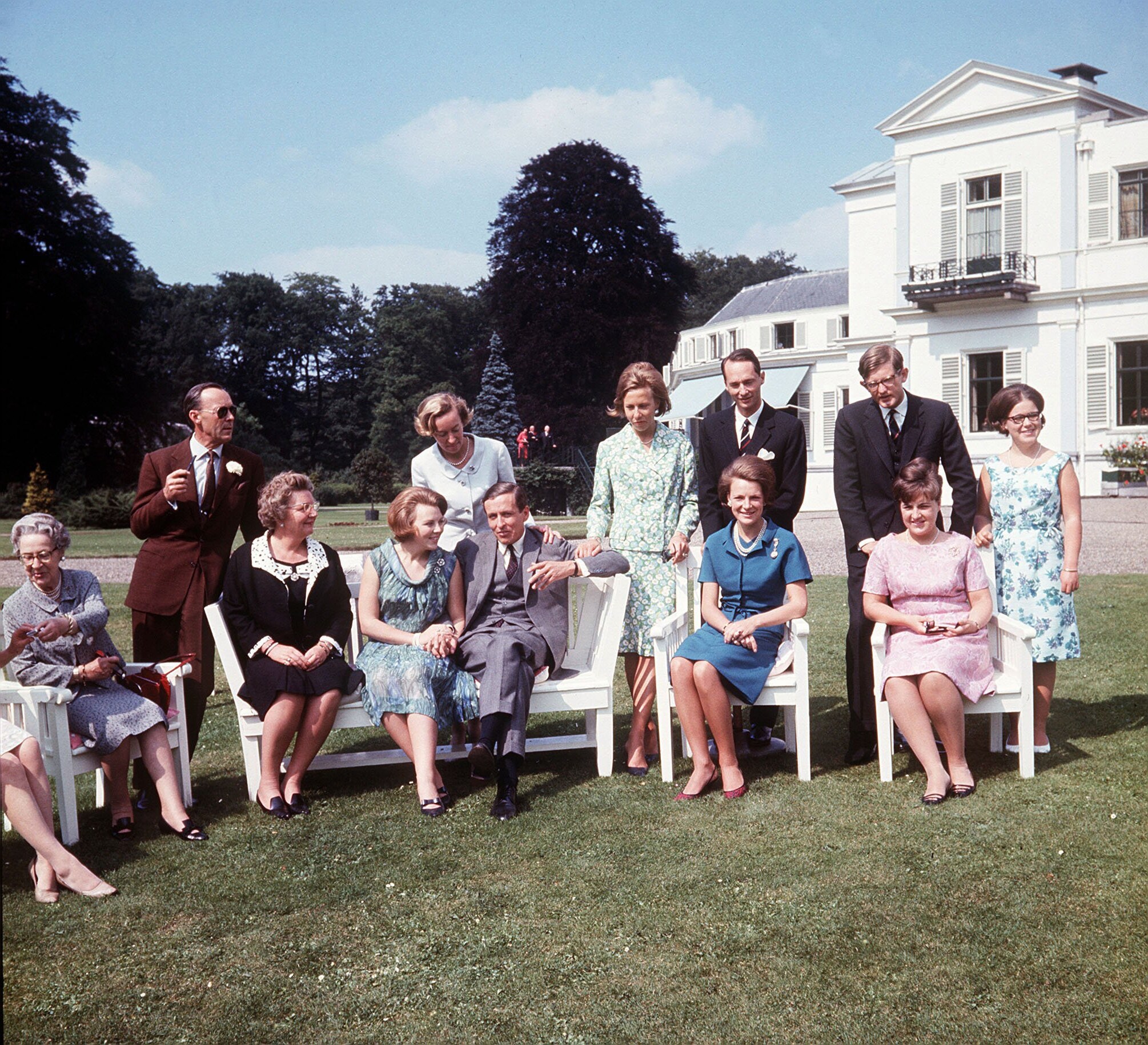 Topambtenaar had handen vol aan koninklijk huis: ‘Tussen Koningin en ...