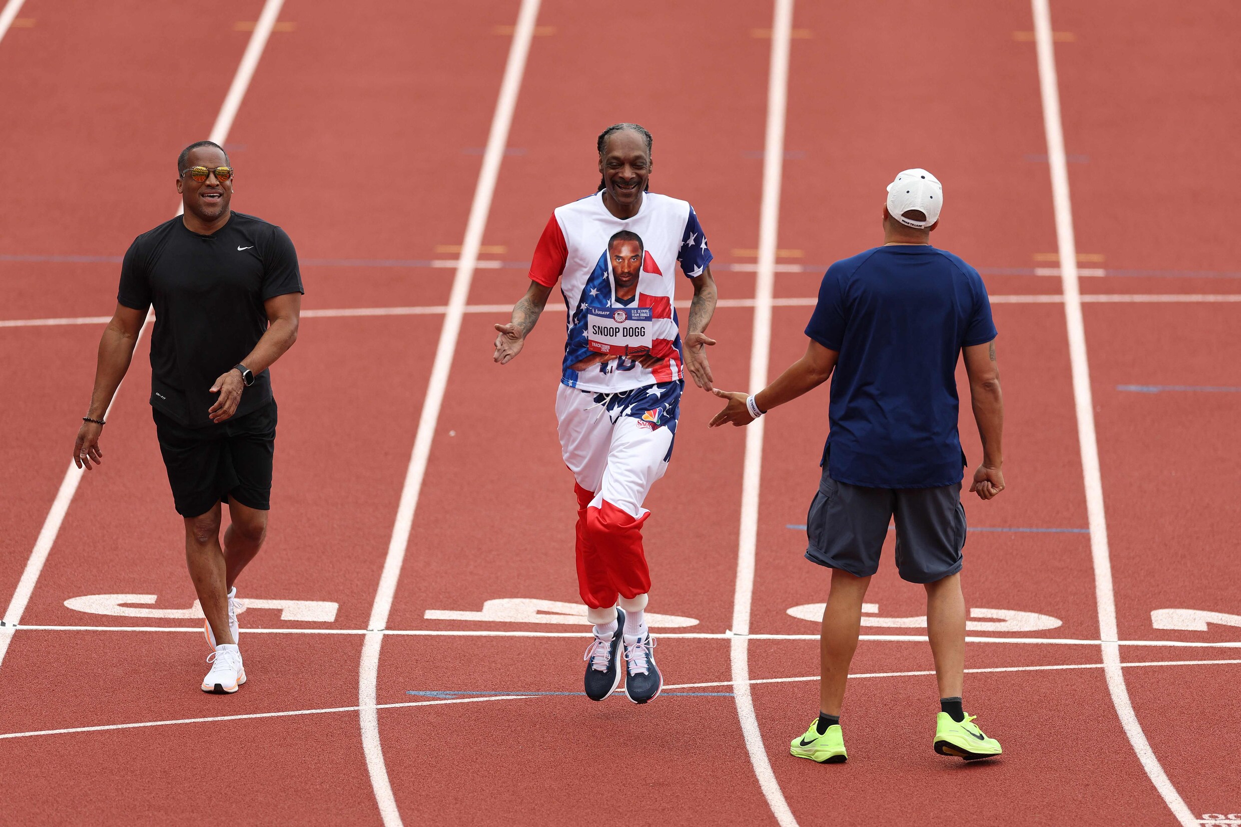 Su6 Nieuws - Rappers Flavor Flav en Snoop Dogg moeten belangstelling voor  olympiërs opkrikken | de Volkskrant