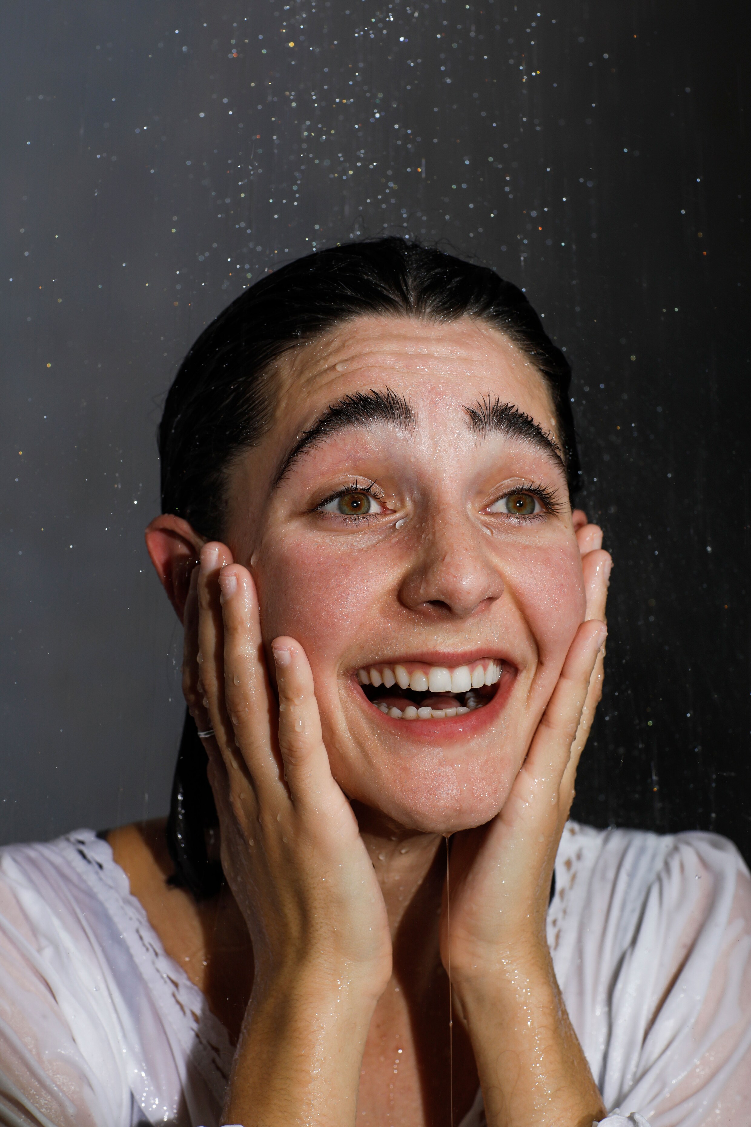 Gierend De Zomer Door Deze internationale Comedians Staan Komende 