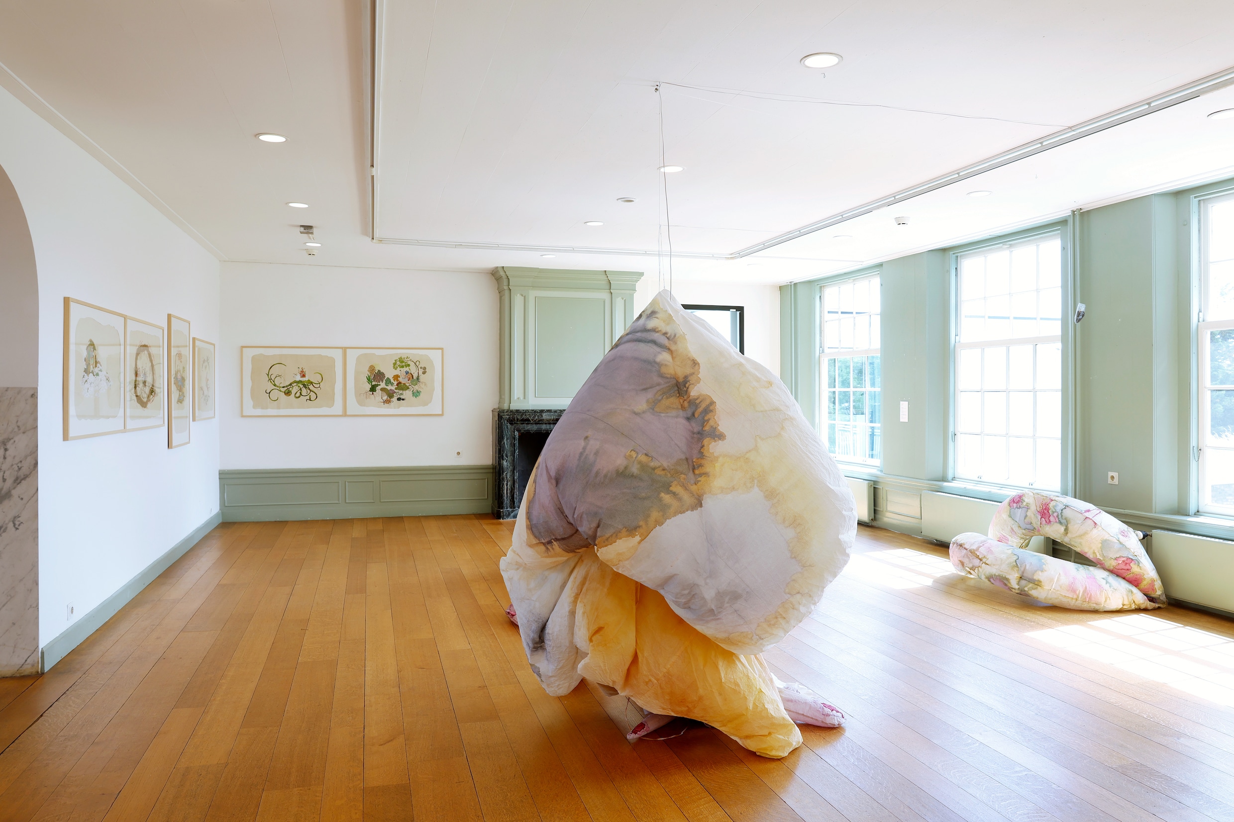 De kunstwerken op de Papier Biënnale 2024 in Museum Rijswijk