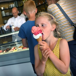 Koelt een ijsje je echt af of kun je beter een kop warme thee nemen?