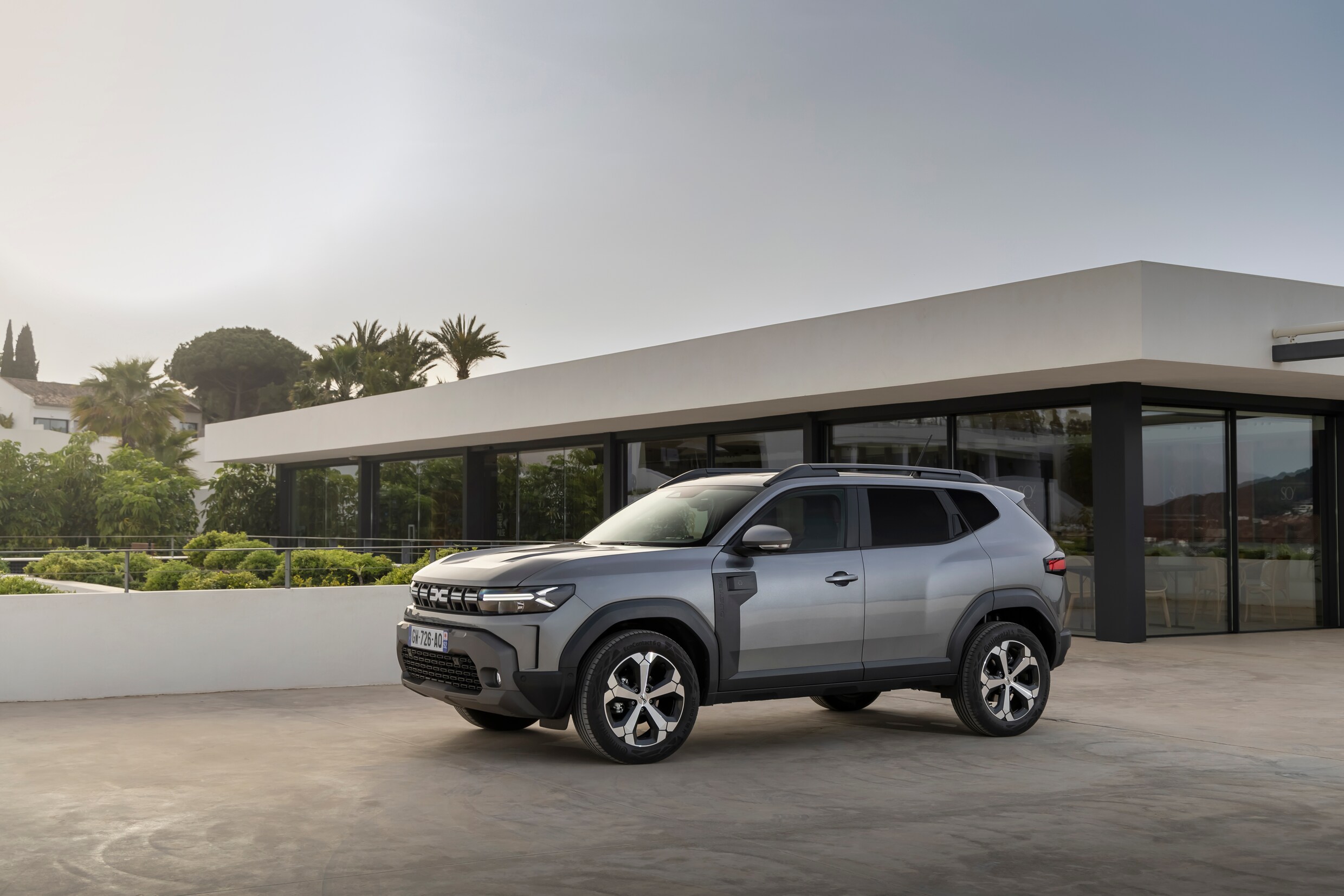 Zodra je met de optimistische Dacia Duster in beweging bent, voel je ...