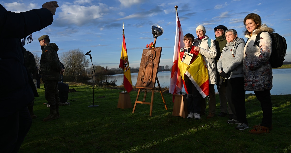 Elk jaar bestormen Spaanse militairen het Brabantse Empel om het wonder uit 1585 te herdenken