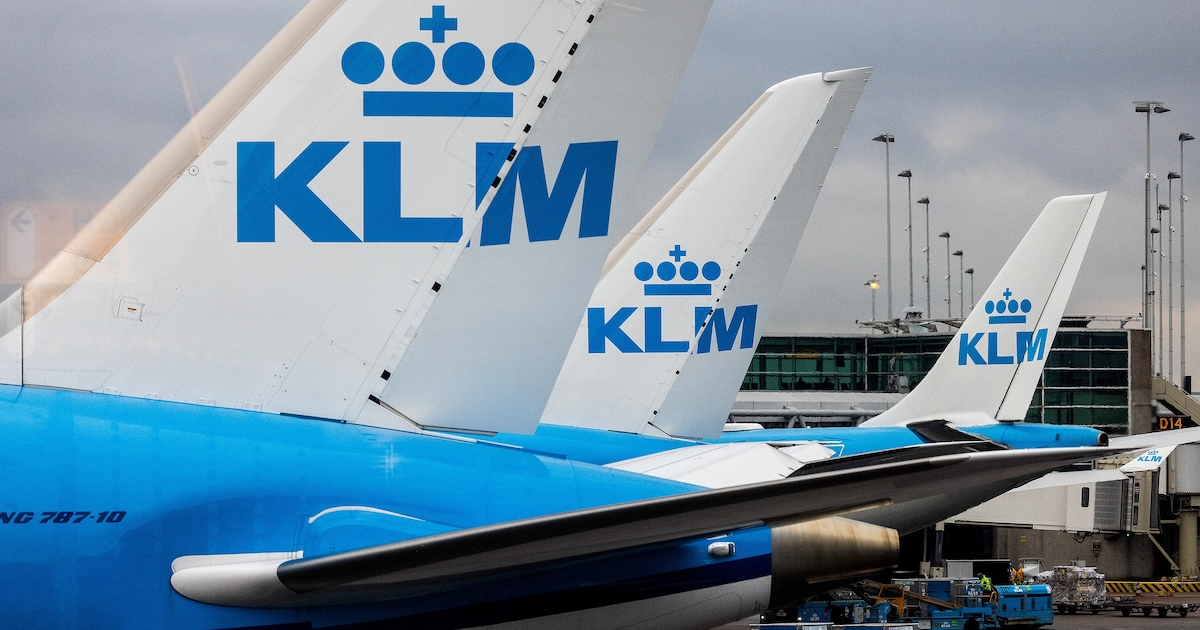 KLMvlucht naar Amsterdam wijkt uit na ‘hard geluid’ bij opstijgen de Volkskrant