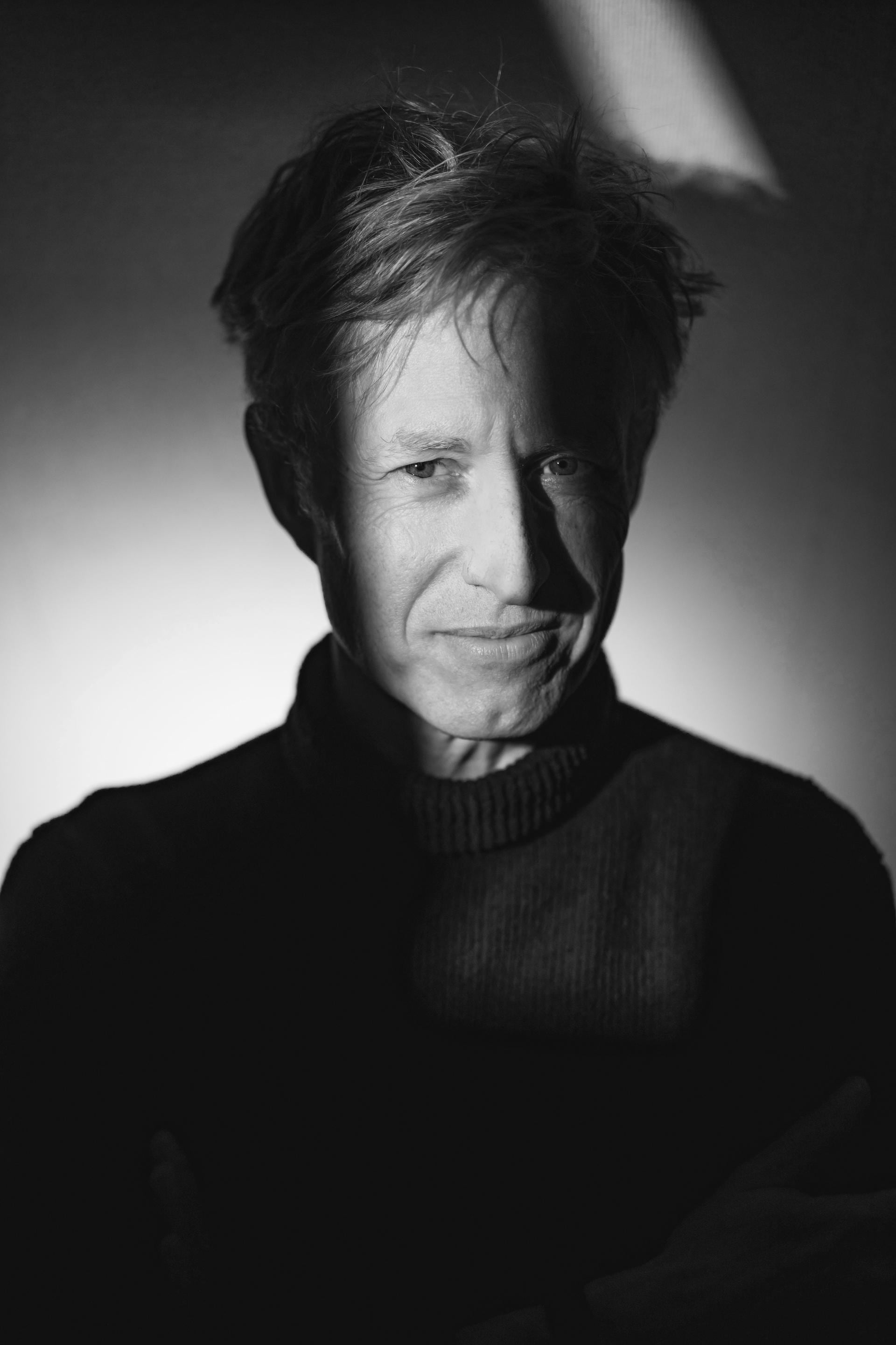 Peter Terrin zoekt in zijn ‘wat als’-roman de grens op tussen het ...