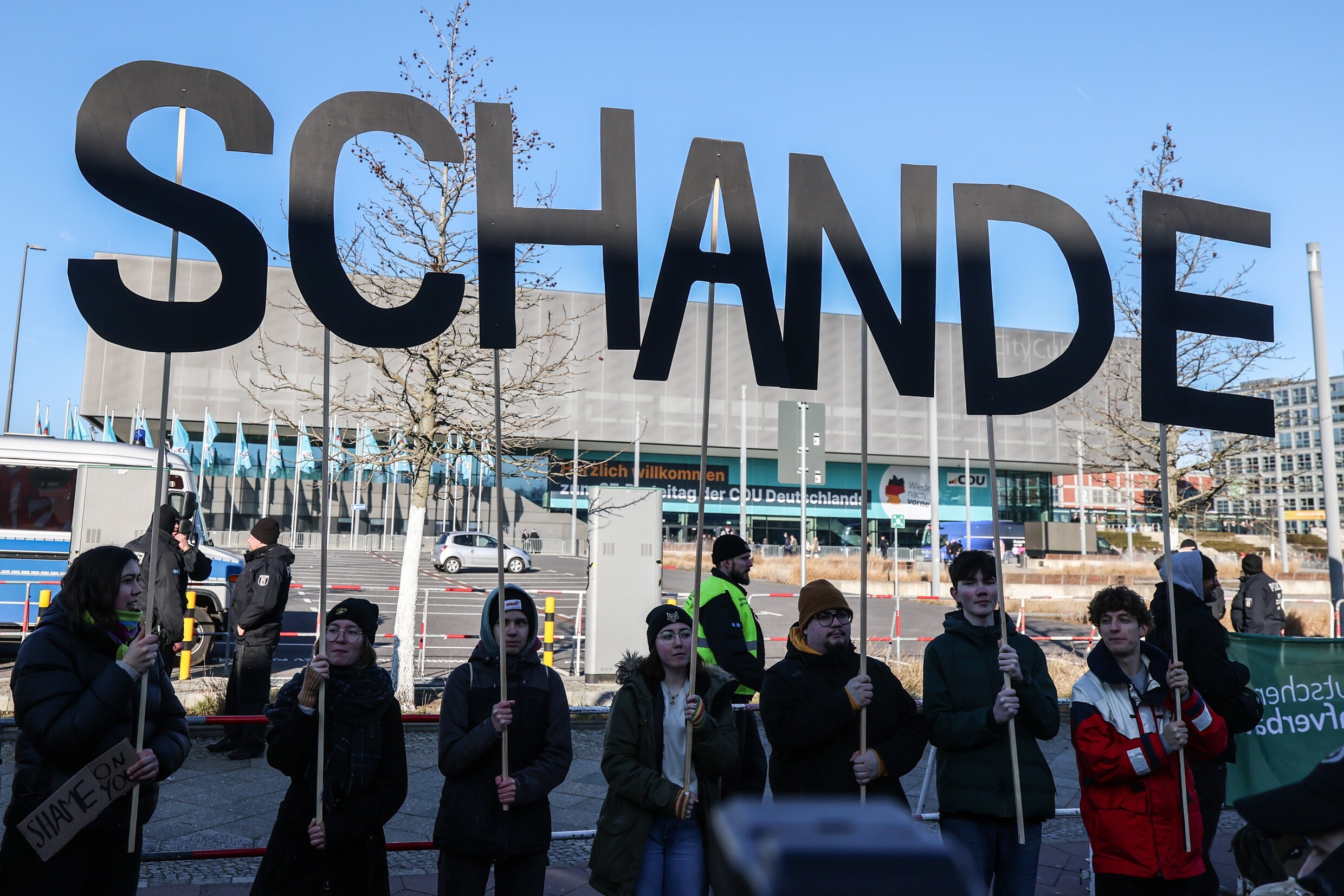 CDU lijkt experiment met radicaal-rechts zo snel mogelijk achter zich ...