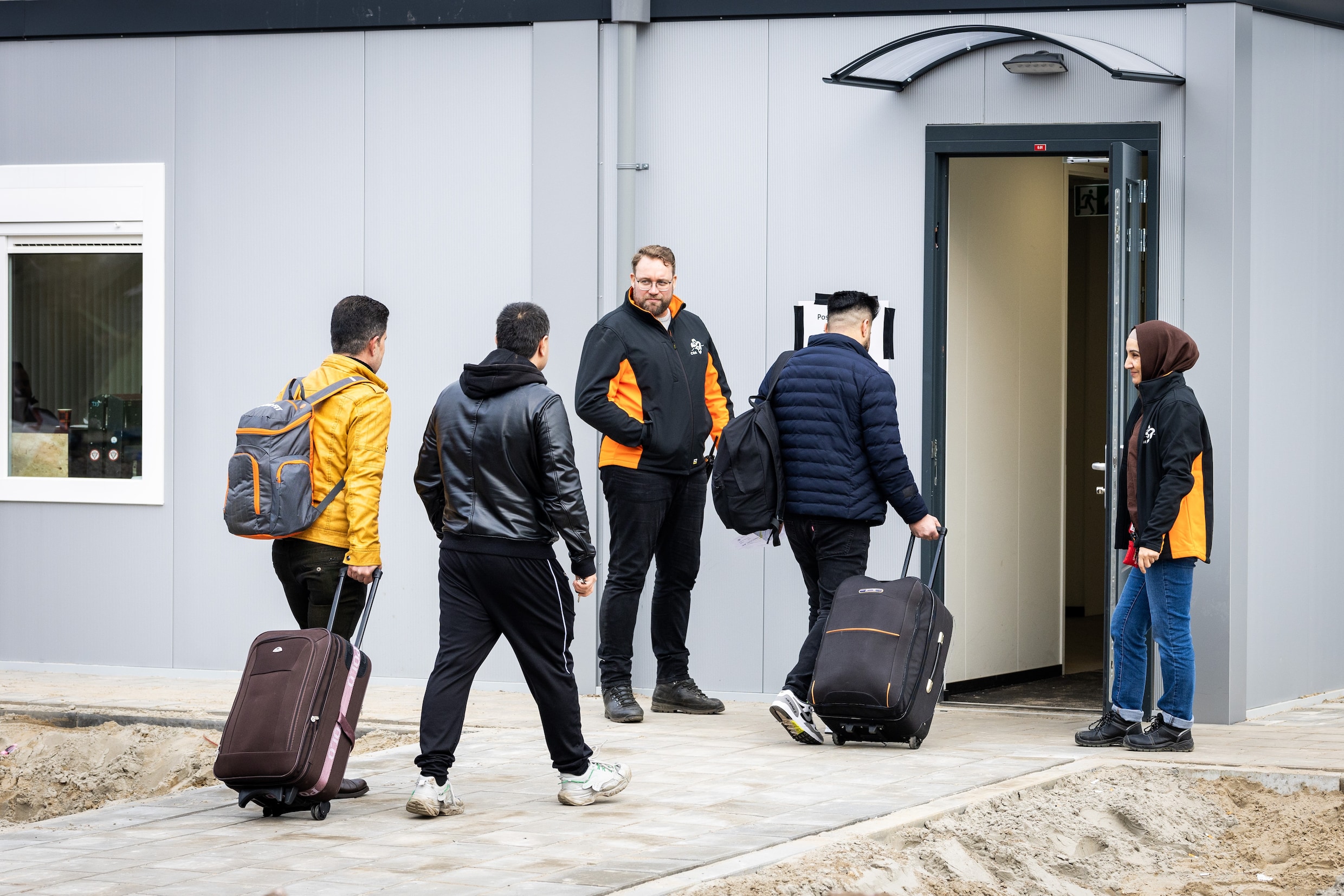 Keijzer verbiedt voorrang aan statushouders bij verdeling huizen | de Volkskrant