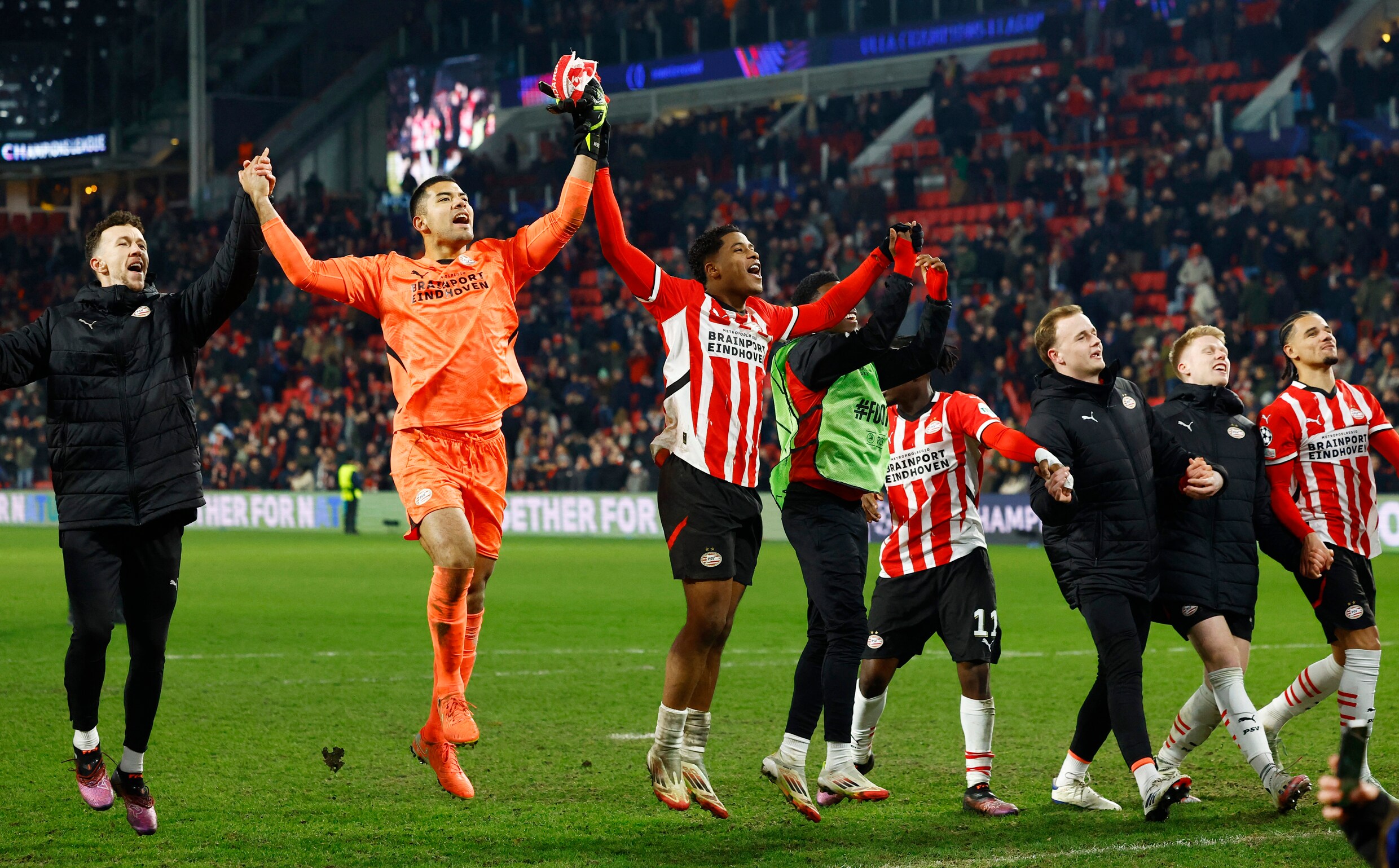 Stadion PSV rilt en trilt, na legendarische zege op Juventus (3-1) | de ...