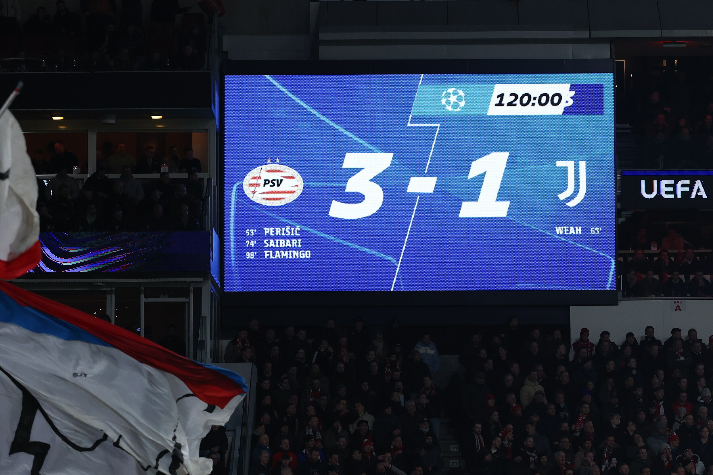 Stadion PSV rilt en trilt, na legendarische zege op Juventus (3-1) | de ...