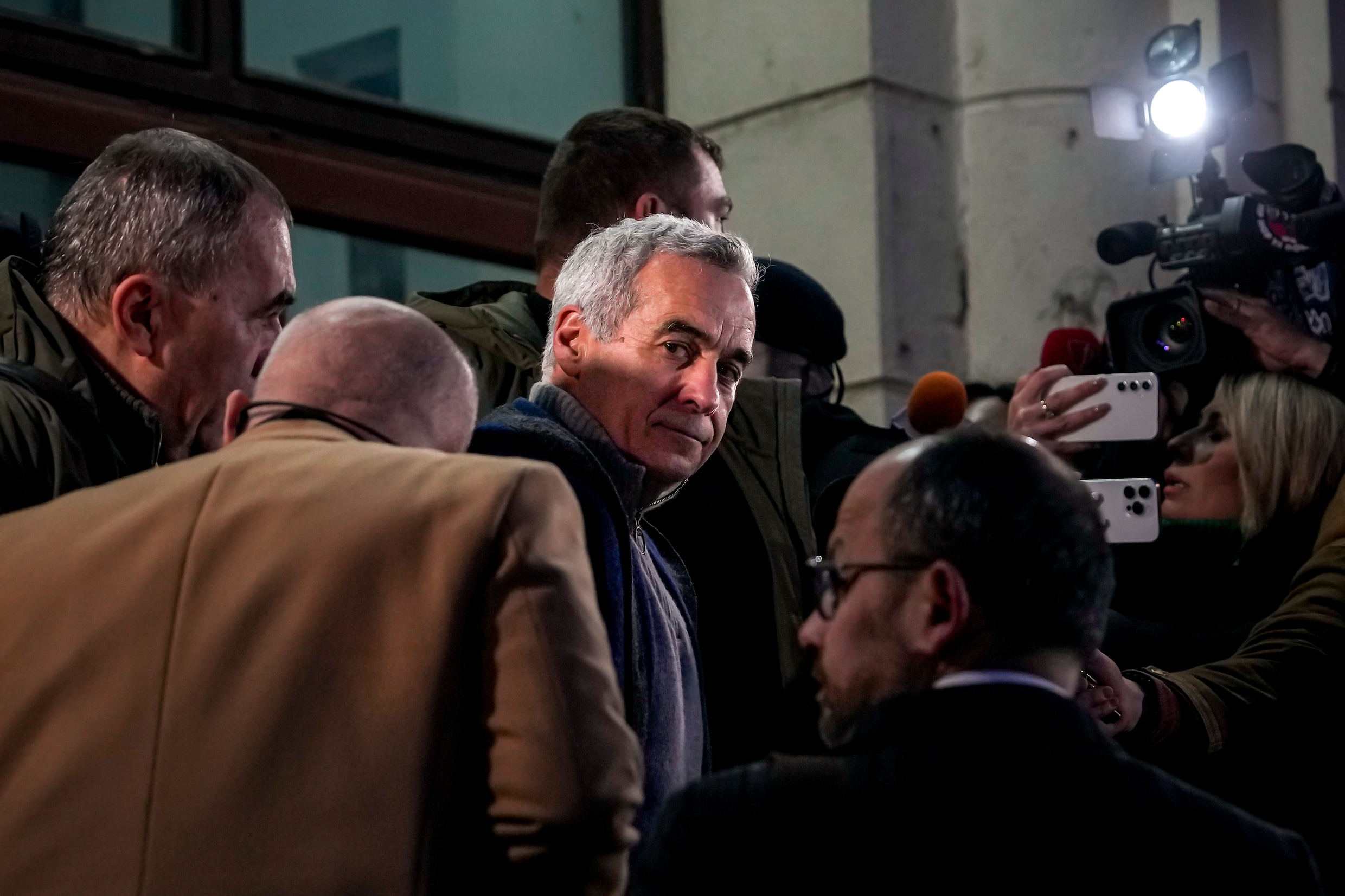 Hoe extreemrechtse desinformatie met hulp van Rusland, Musk en influencers  het hart van de Europese macht binnendringt | de Volkskrant