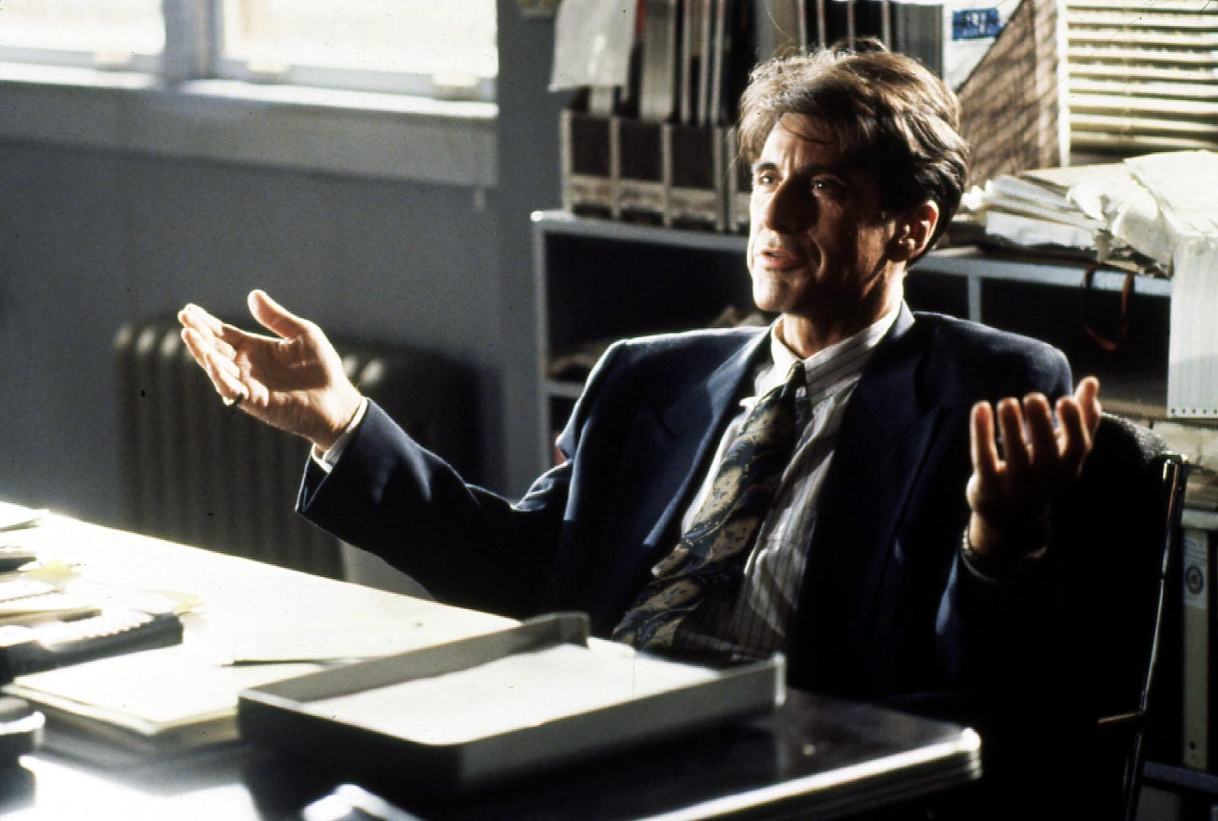Waarom een toneelstuk over een stel ploertige makelaars al 40 jaar een ...