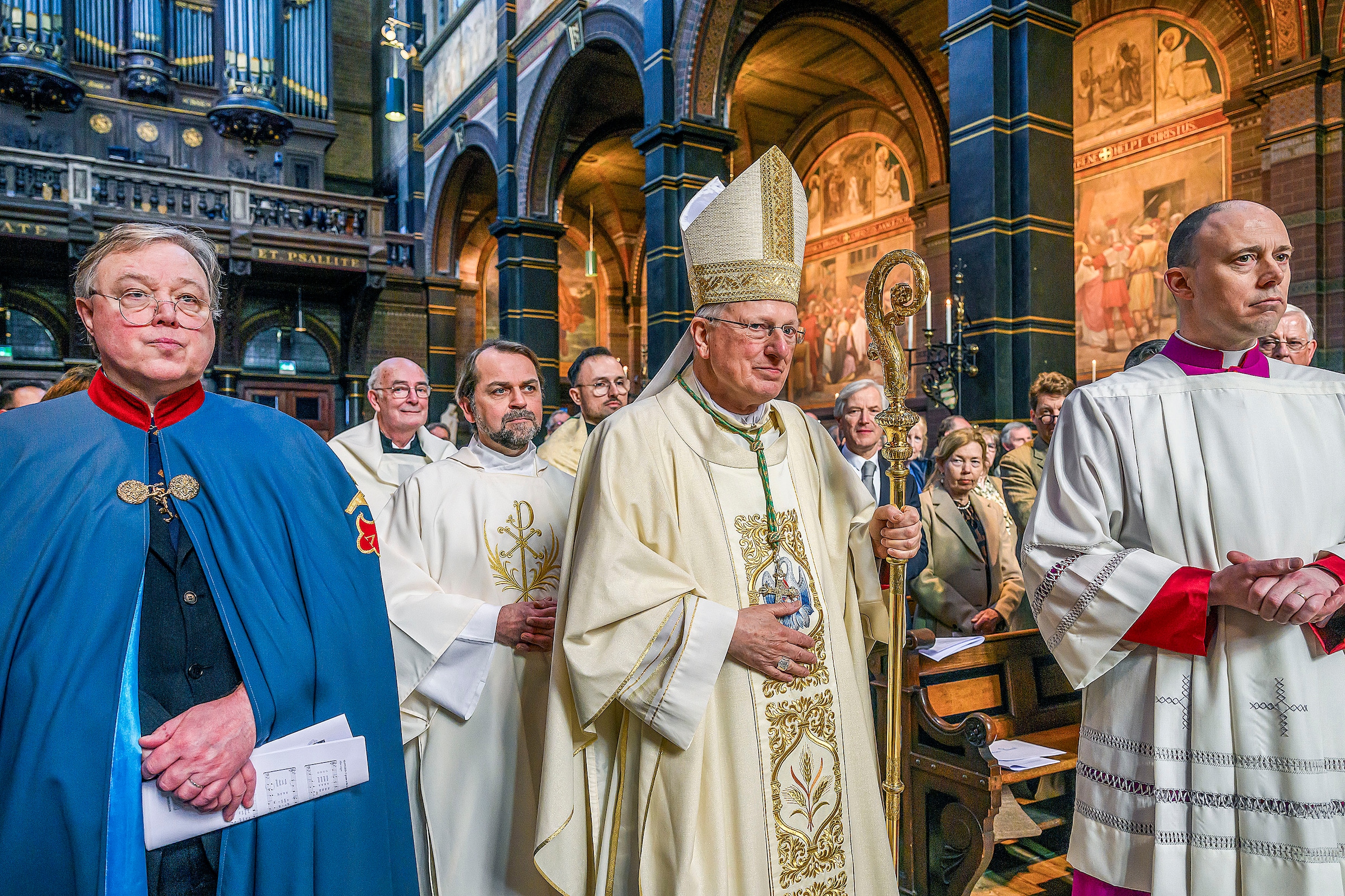 De Paus Van Amsterdam Cadeau van de paus: Amsterdam krijgt voor 750-jarig bestaan een ‘co