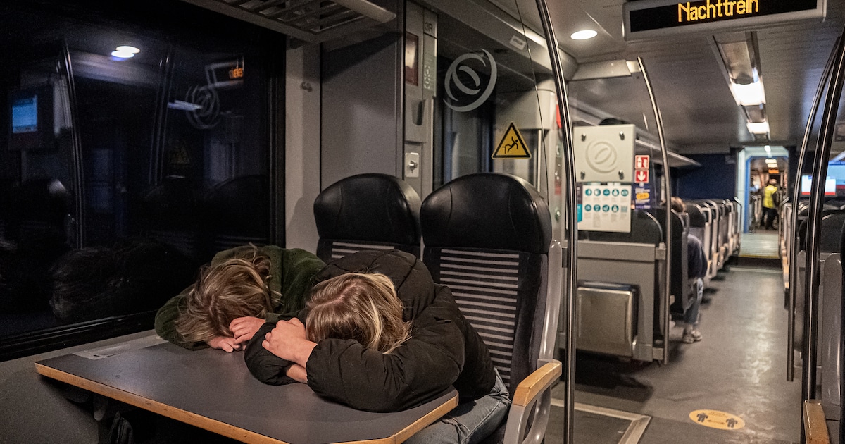 Nachttrein tussen Zwolle, Almere en Amsterdam zet de poort open naar nieuwe ervaringen: ‘In Amsterda