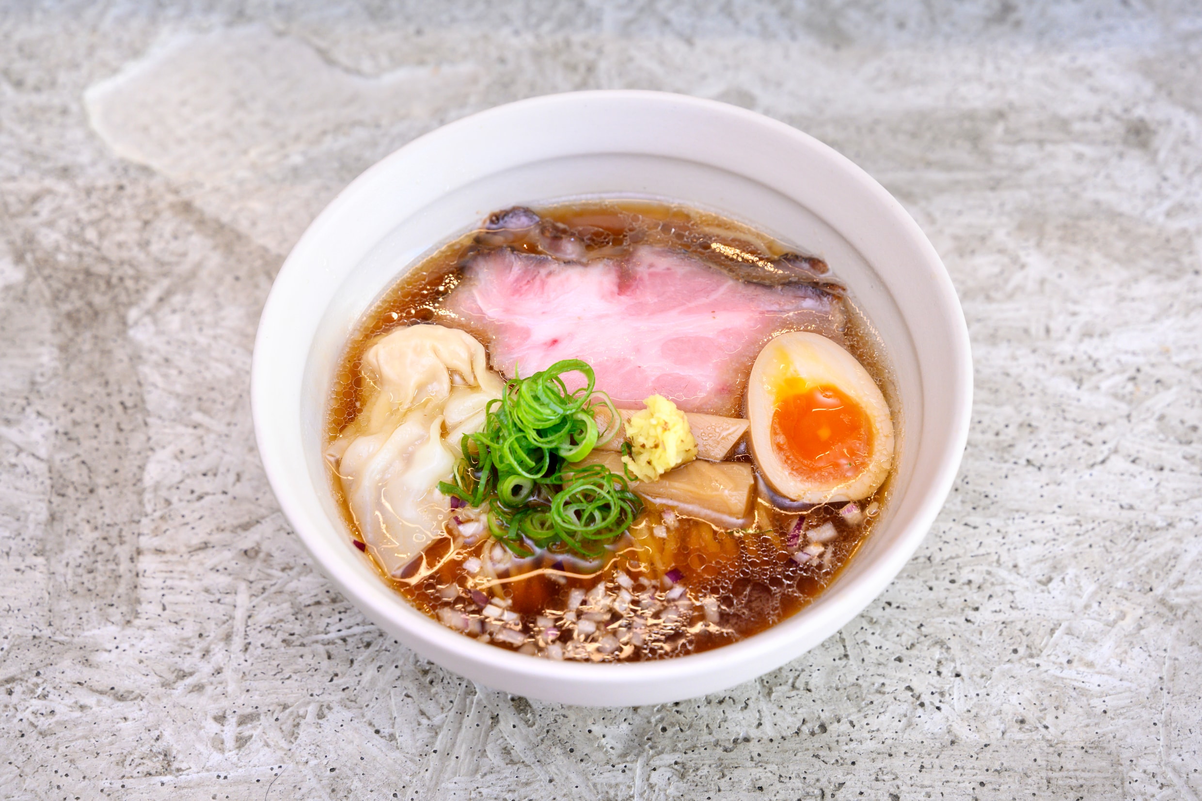 (fukuページ) Hiske proeft 'obsceen goede' smaken bij Fuku Ramen (maar probeer