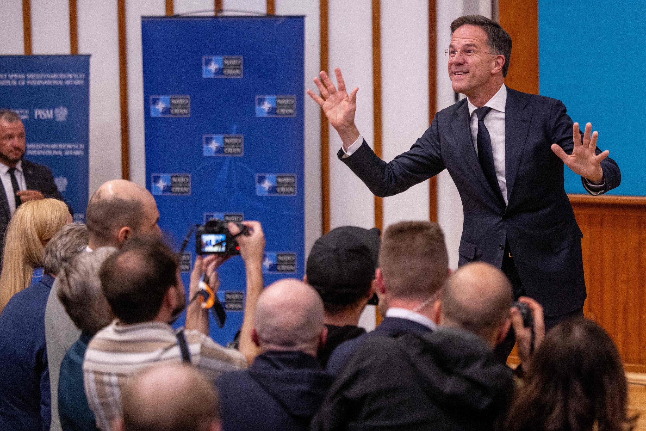 Navo-baas Rutte: ‘Dit is niet het moment om het alleen te doen, noch ...