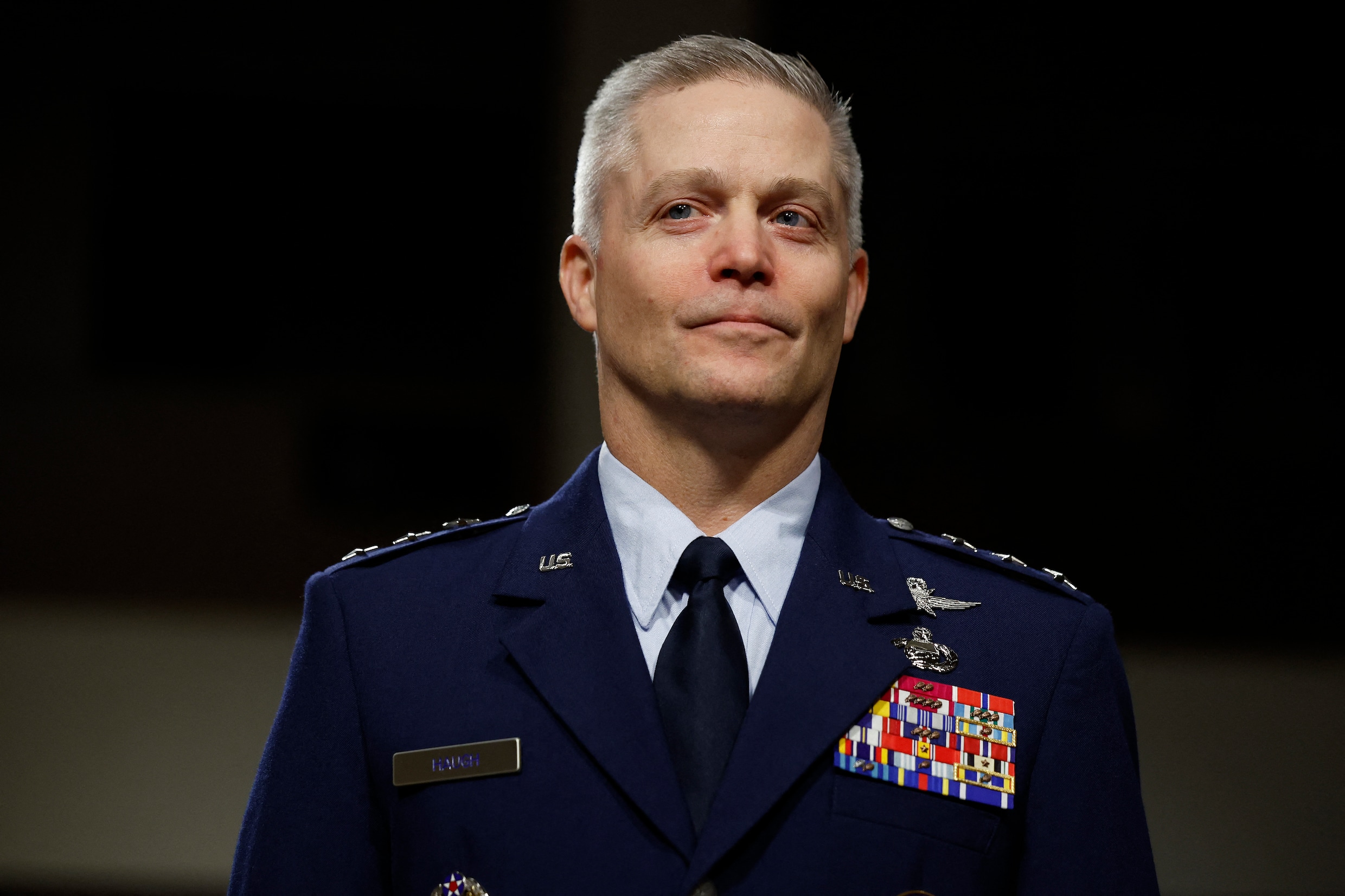 Trump stuurt populaire NSA-baas weg na gesprek met complotdenker | de ...
