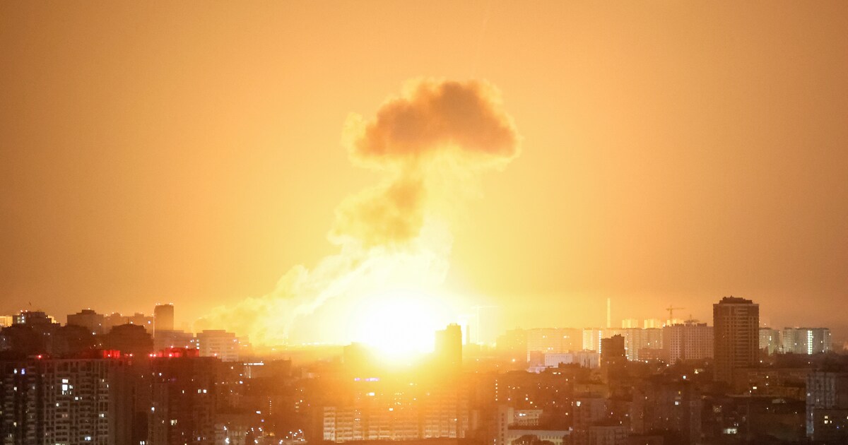 Dodelijke Russische rakettenregen op Kyiv, vlak na nieuwe uithaal van Trump naar Zelensky