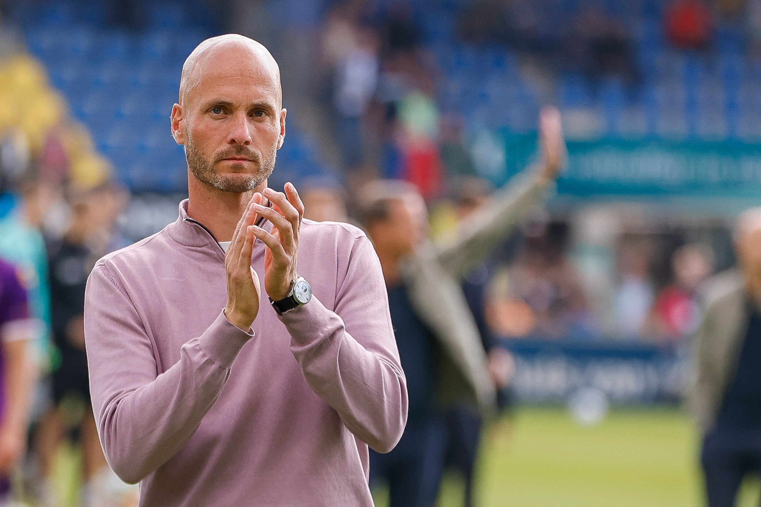 Trainer Paul Simonis vertrekt na een succesjaar bij Go Ahead Eagles ...