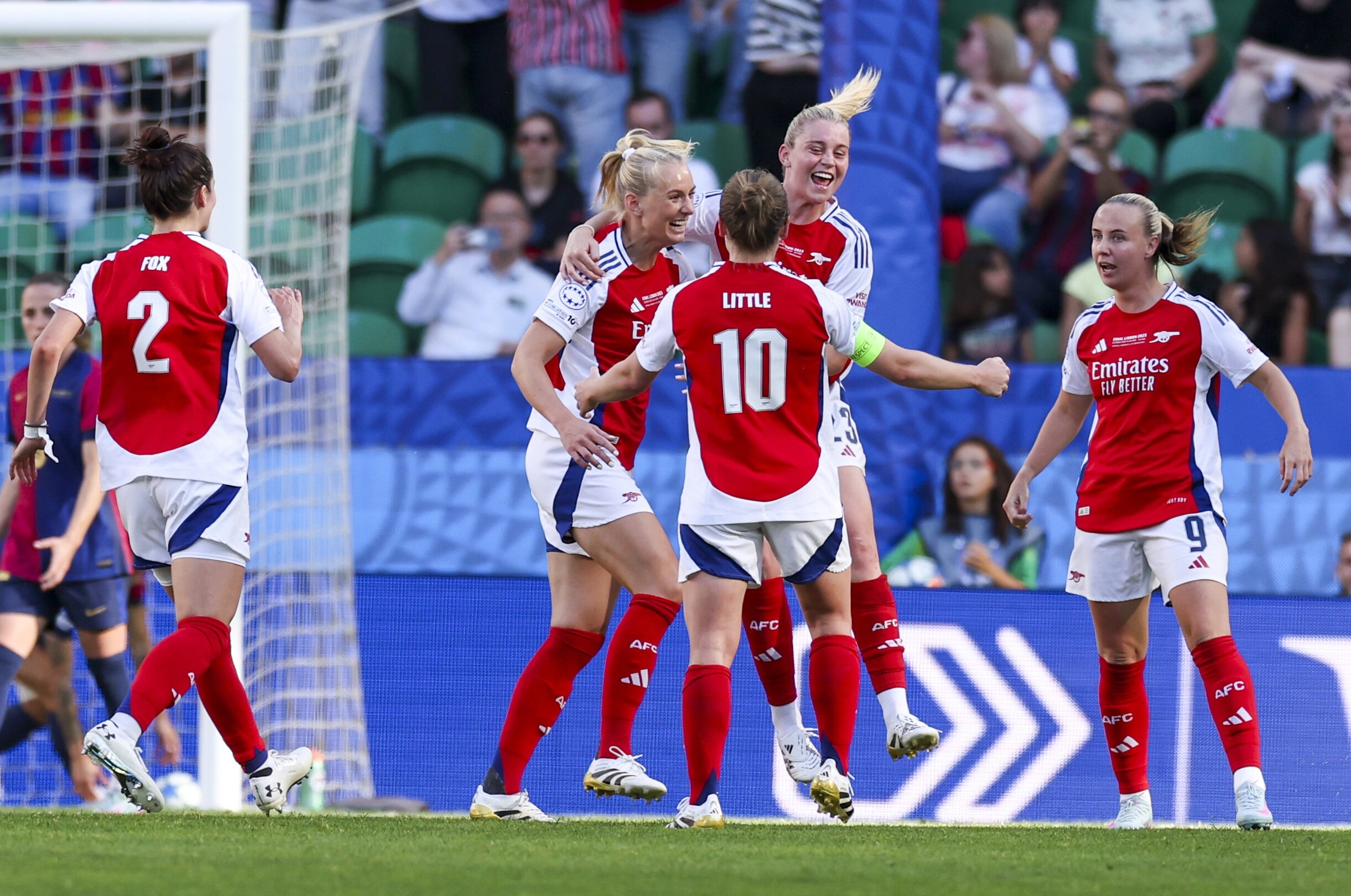 Renée Slegers wint met Arsenal als eerste Nederlandse trainer de ...