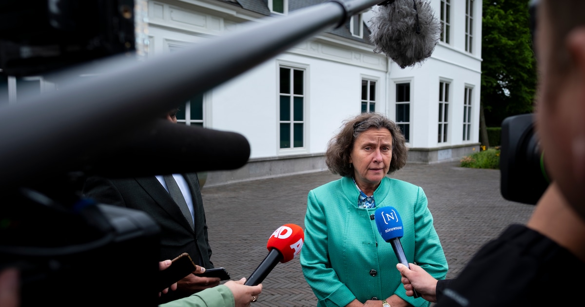 Faber beweegt na honderden Kamervragen: asielmaatregelen hoeven toch niet ineens uitgevoerd