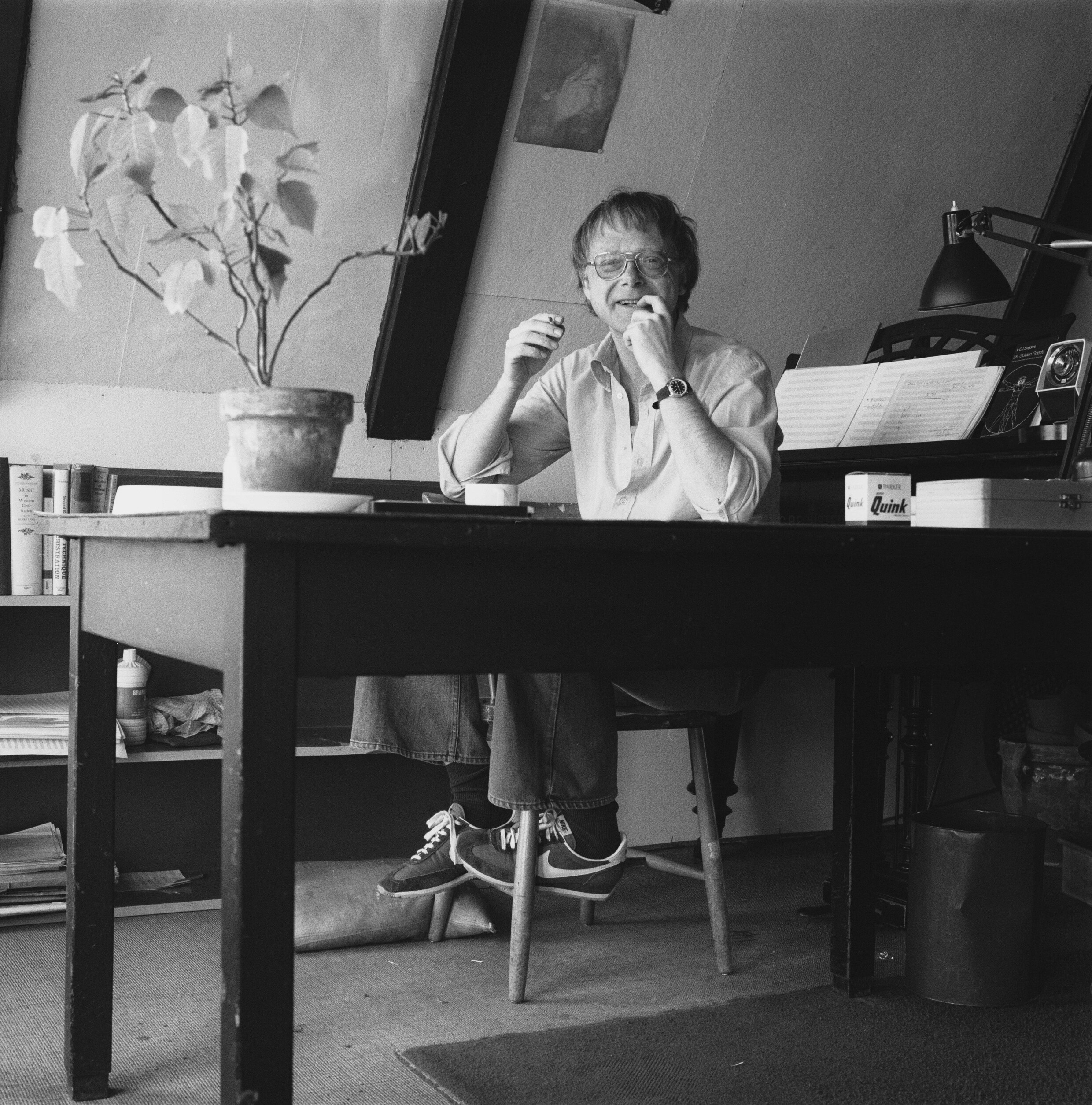 Biograaf onderzocht het hele archief van componist Andriessen – en zag ...