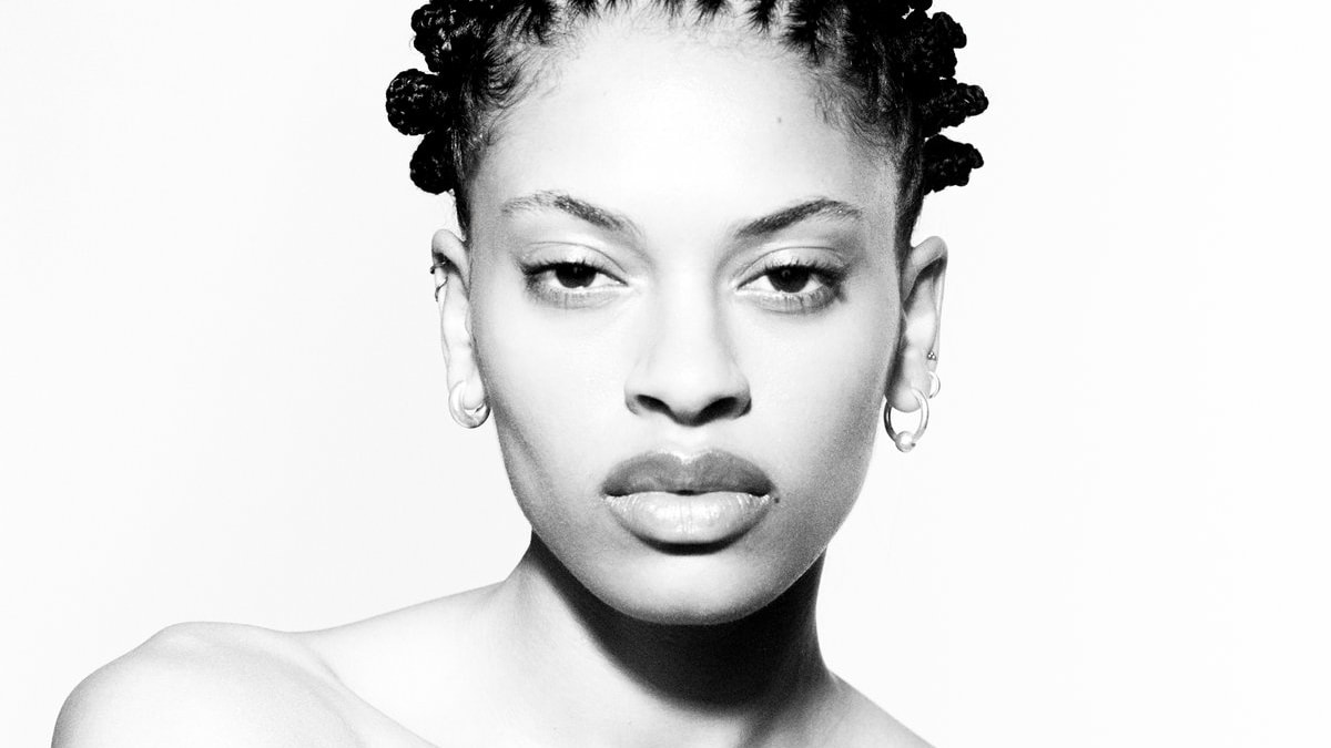 Annahstasia zingt prachtig in het schemergebied tussen soul en folk | de  Volkskrant