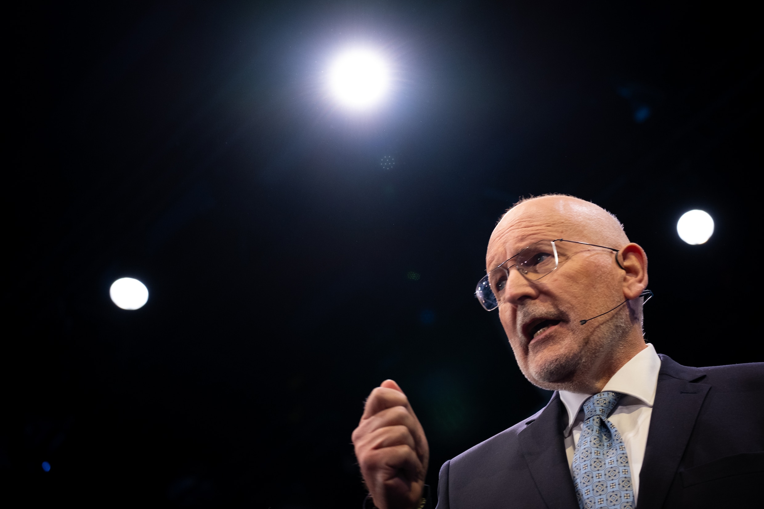 Timmermans probeert gemoederen over Israël in eigen partij te bedaren: 'Hou elkaar vast!' | de Volkskrant