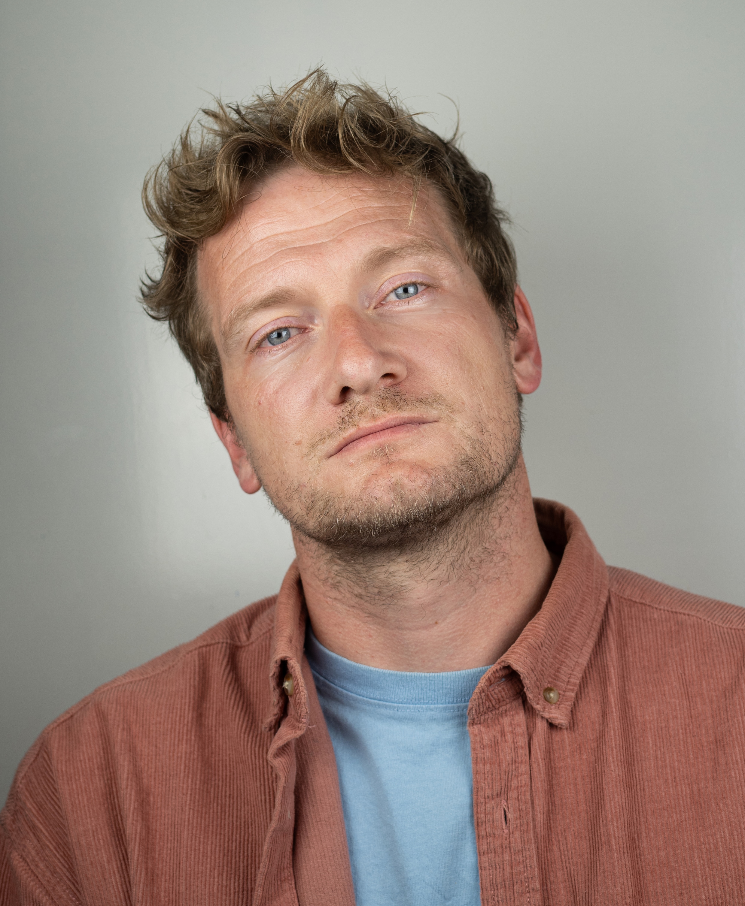 Wie knokt op dit wereldtoneel precies met wie? Het is bijna niet bij te ...