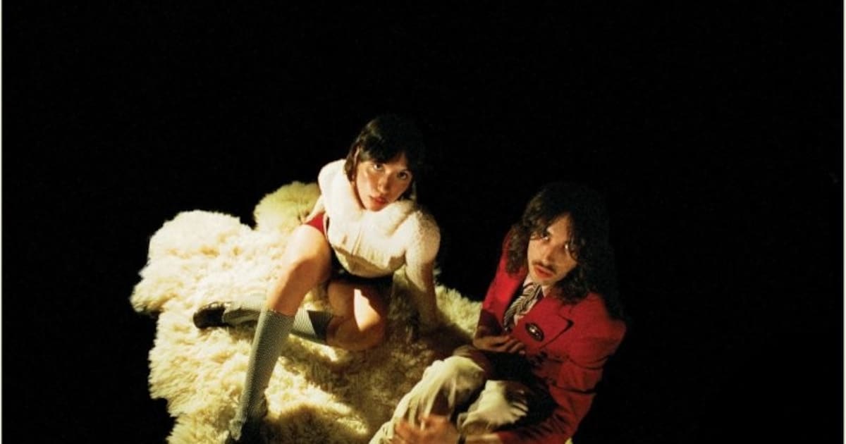 Waar broer en zus Wildman opgroeiden rolde de rootsmuziek van de bergen, en dat hoor je op hun album