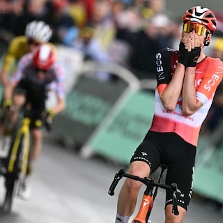 Live Tour: Arensman Aims to Repeat in the Tour