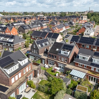Erfenis leidt vaker tot verhuizing of zonnepanelen, meldt CBS
