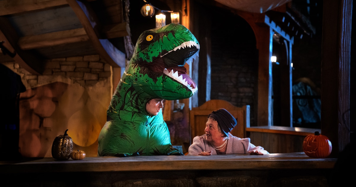 ‘HalloWiebe’, de eerste Nederlandse Halloweenfilm, is een sympathieke, vlot vertelde griezelkomedie
