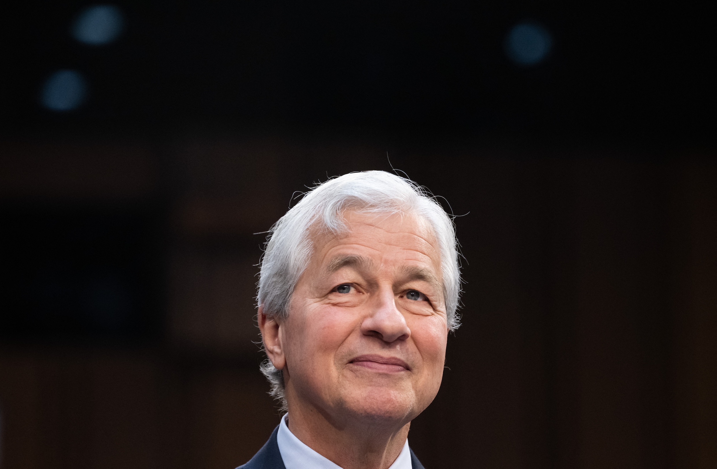 Bankiers lopen onder Trump weer binnen, VVD-minister Karremans ziet ze  vliegen | de Volkskrant