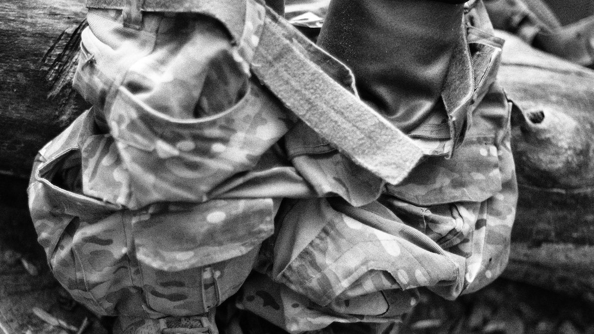 Schrijver Tommy Wieringa trok op met buitenlandse legionairs in Oekraïne: 'Run  motherfucker run' | de Volkskrant