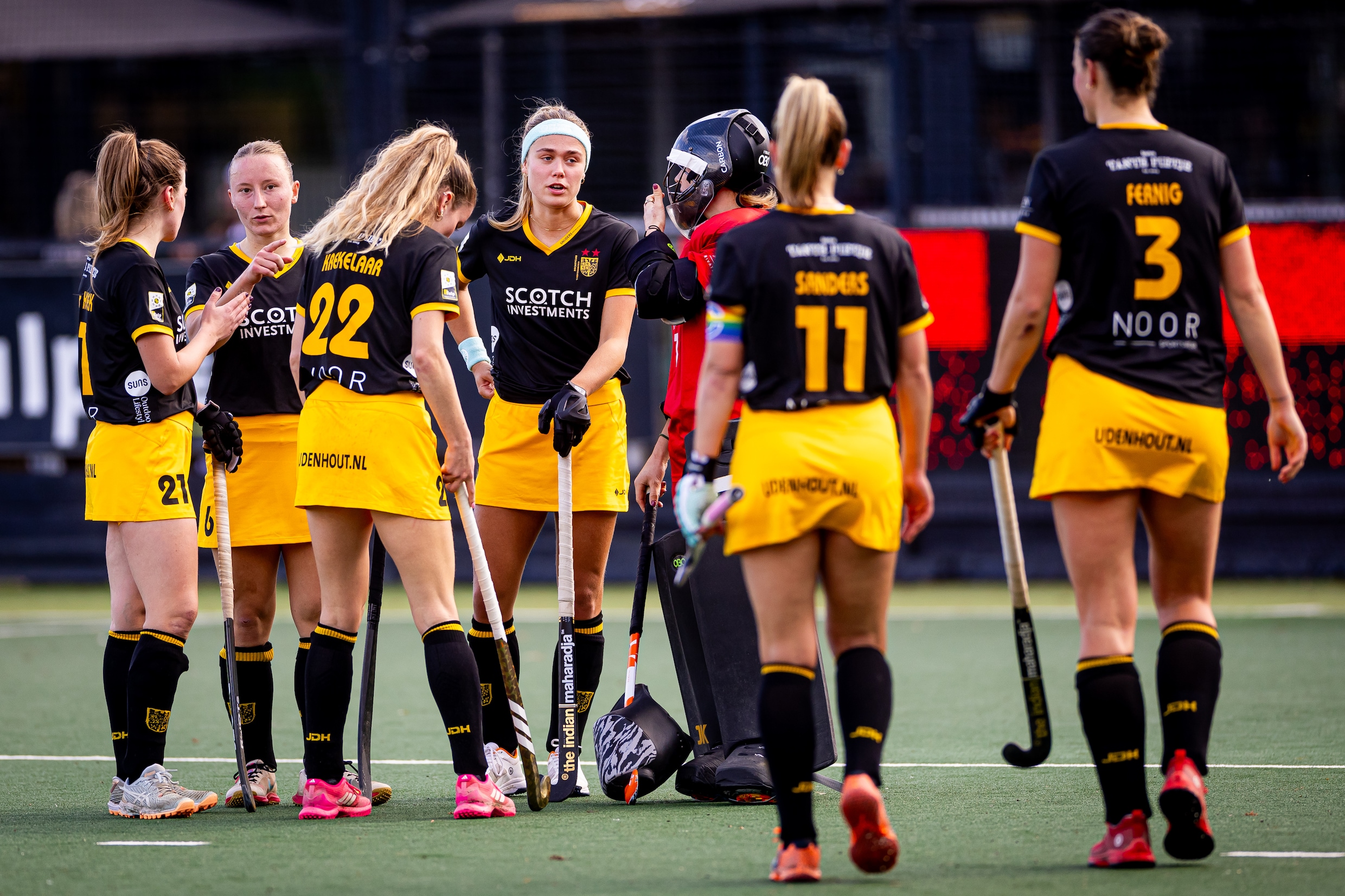 De hockeysters van Den Bosch in de wedstrijd tegen HDM.