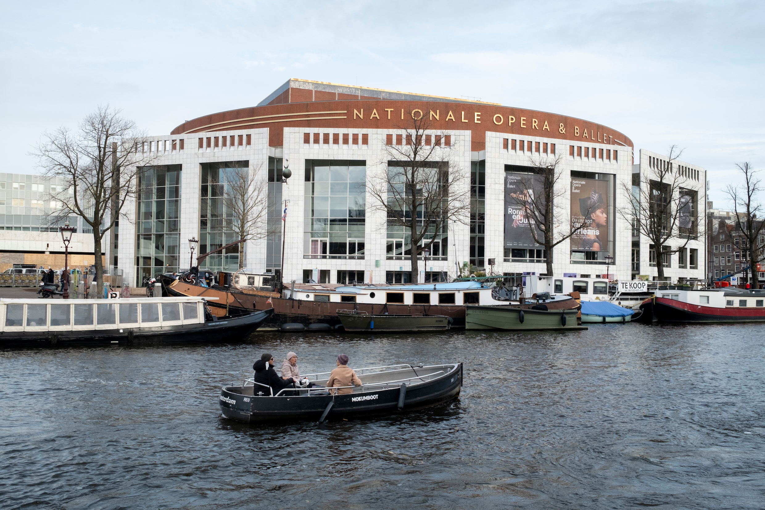 Architect Cees Dam (1932-2026), ontwerper van de Amsterdamse Stopera ...