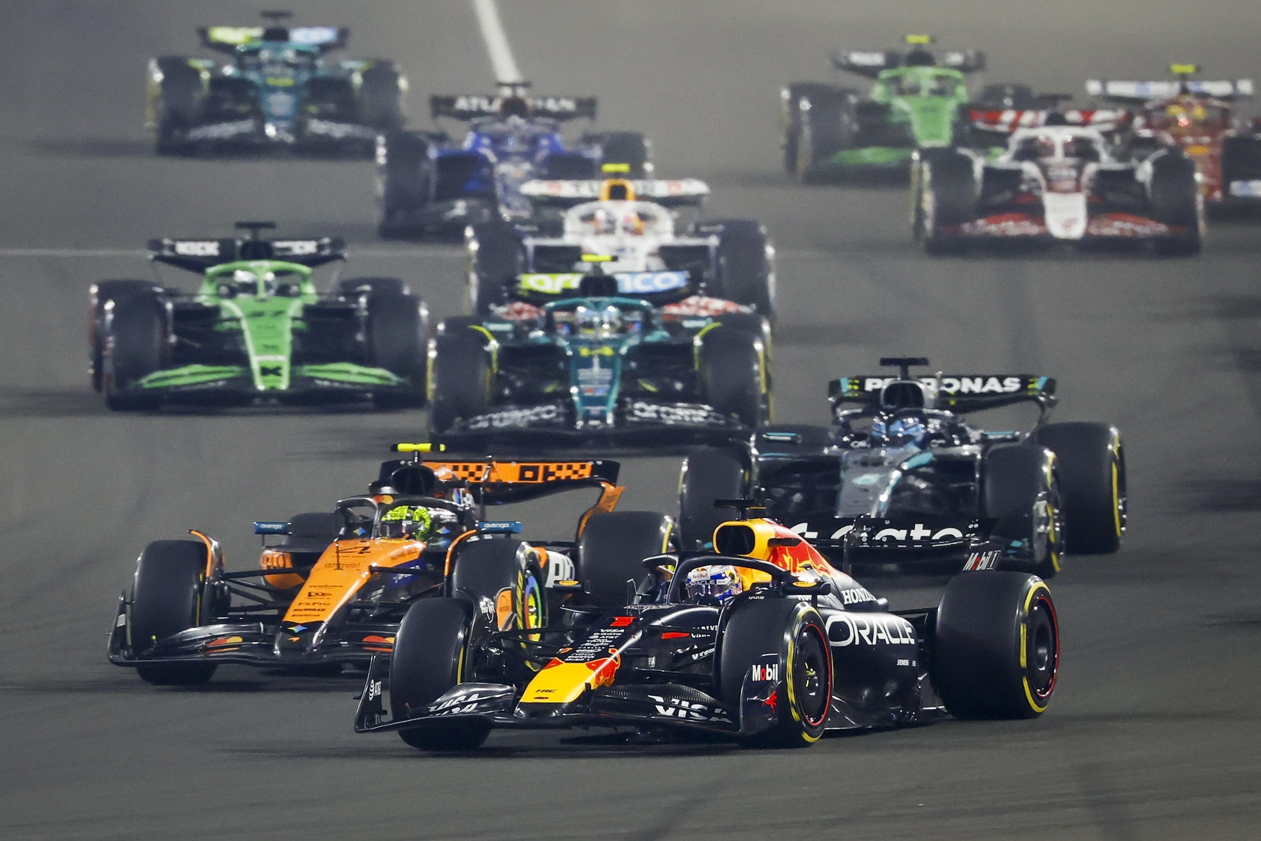 Max Verstappen in duel met rivaal Lando Norris.
