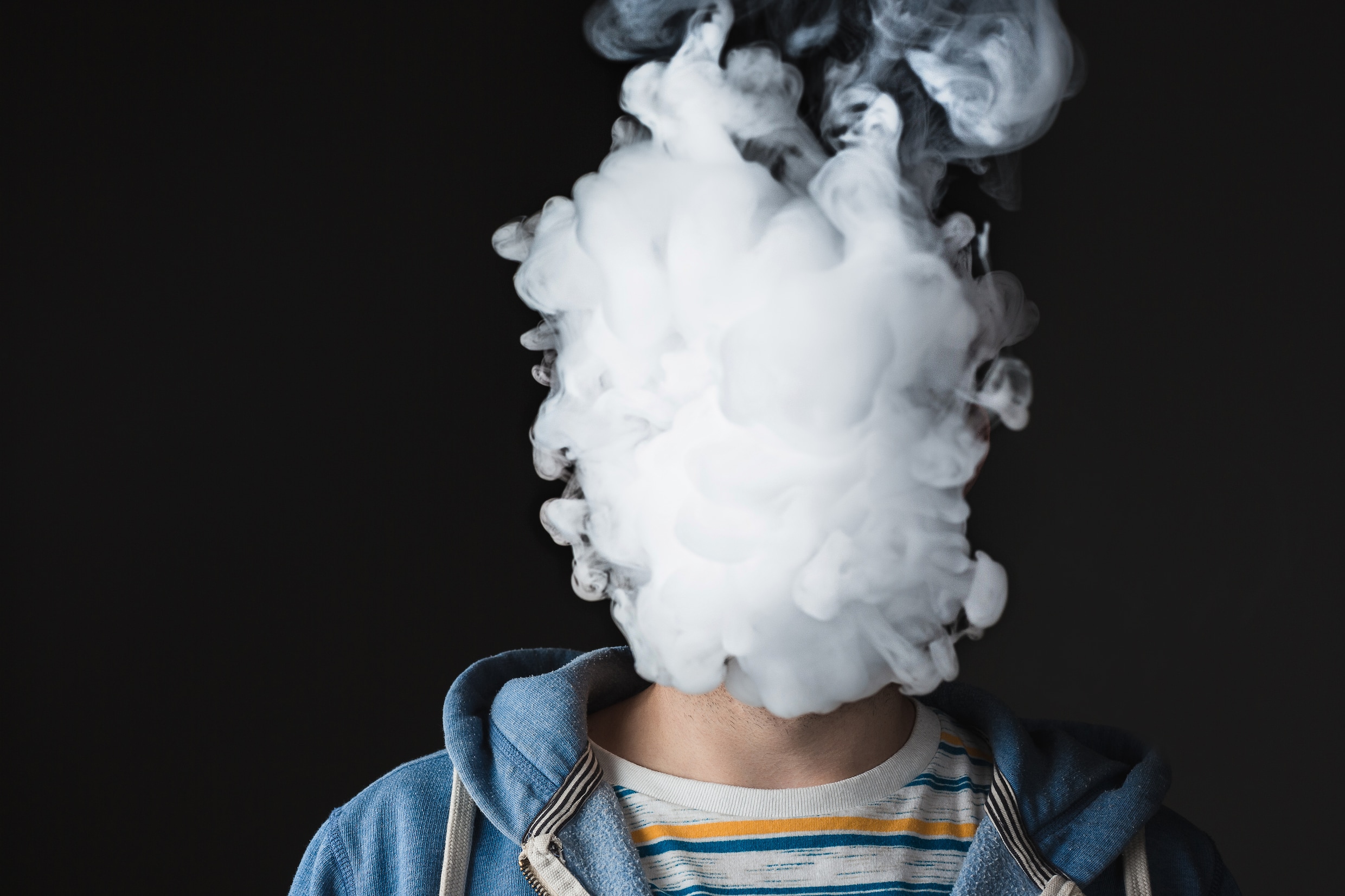 Jongeren vapen 's nachts door in bed: 'Ze hunkeren naar nicotine' | de  Volkskrant
