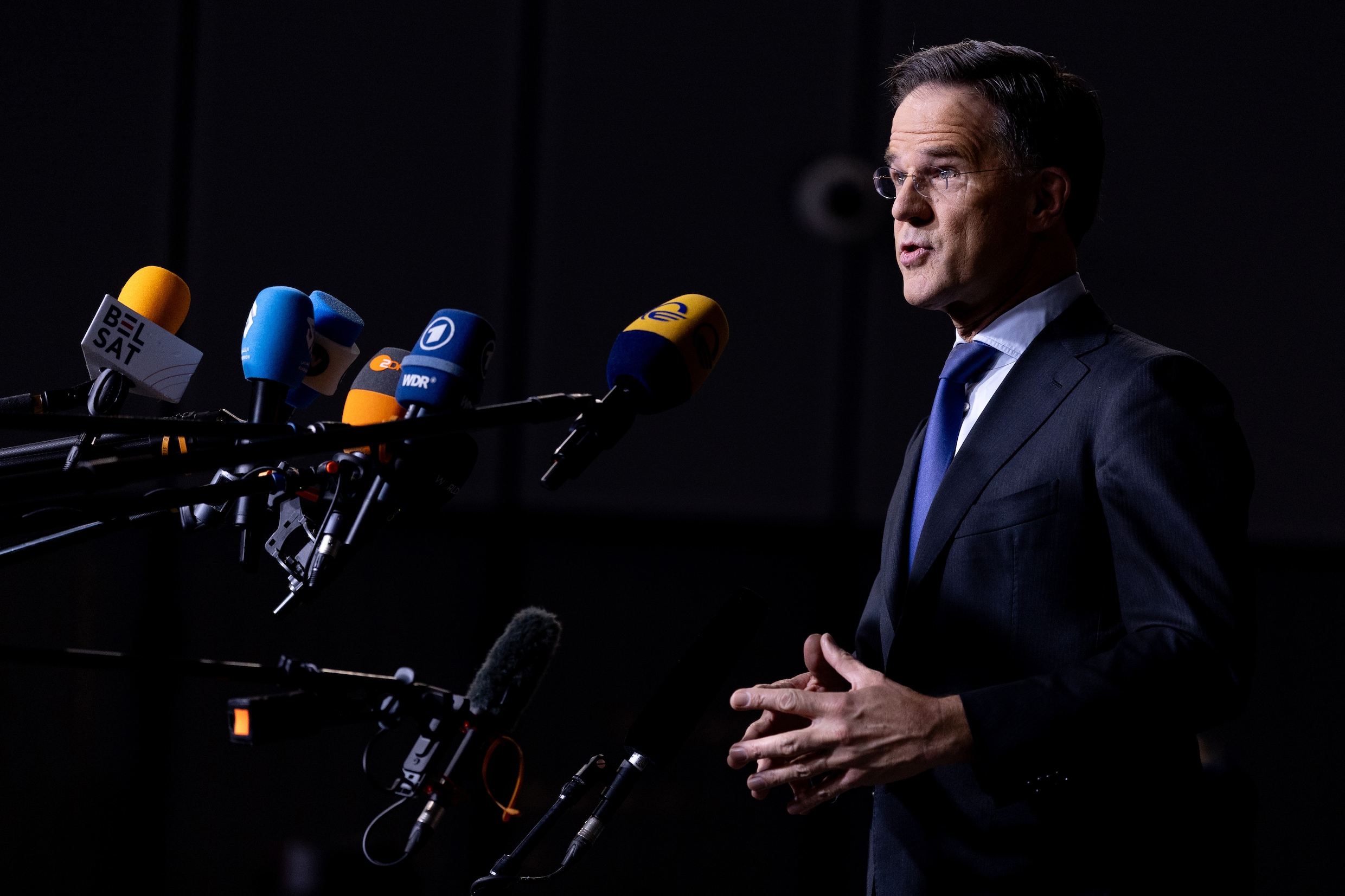 Navo zweert Oekraïne te blijven steunen, maar de wrevel over ongelijke ...