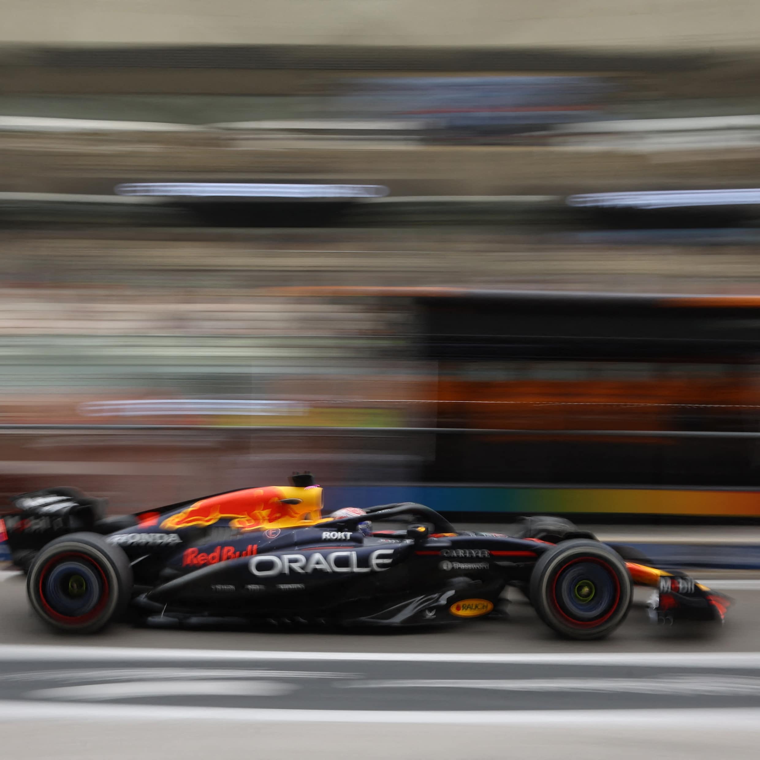 Max Verstappen tijdens de training op het circuit van Abu Dhabi.