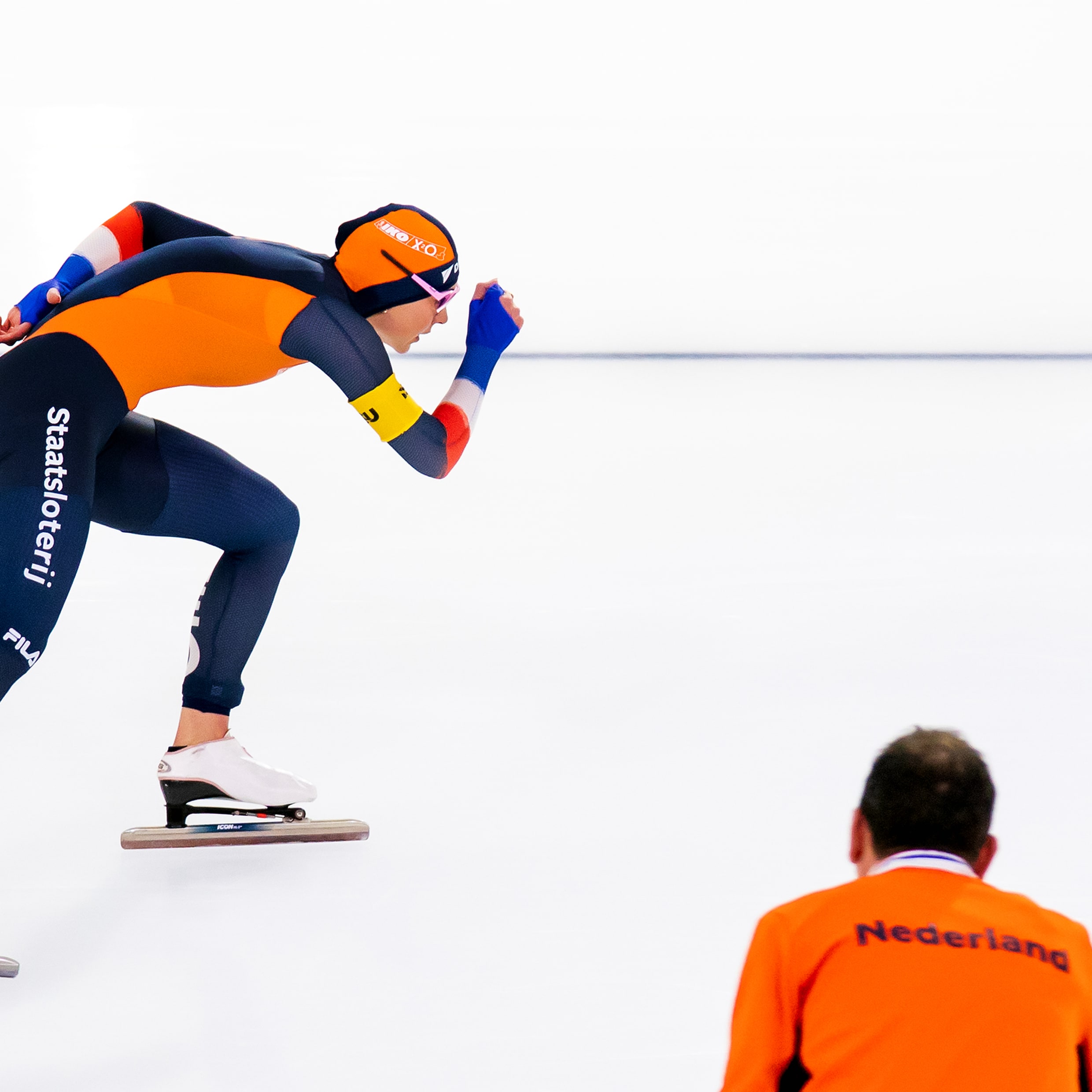 Joy Beune wint opnieuw de 1.500 meter bij de wereldbekerwedstrijd in Thialf.