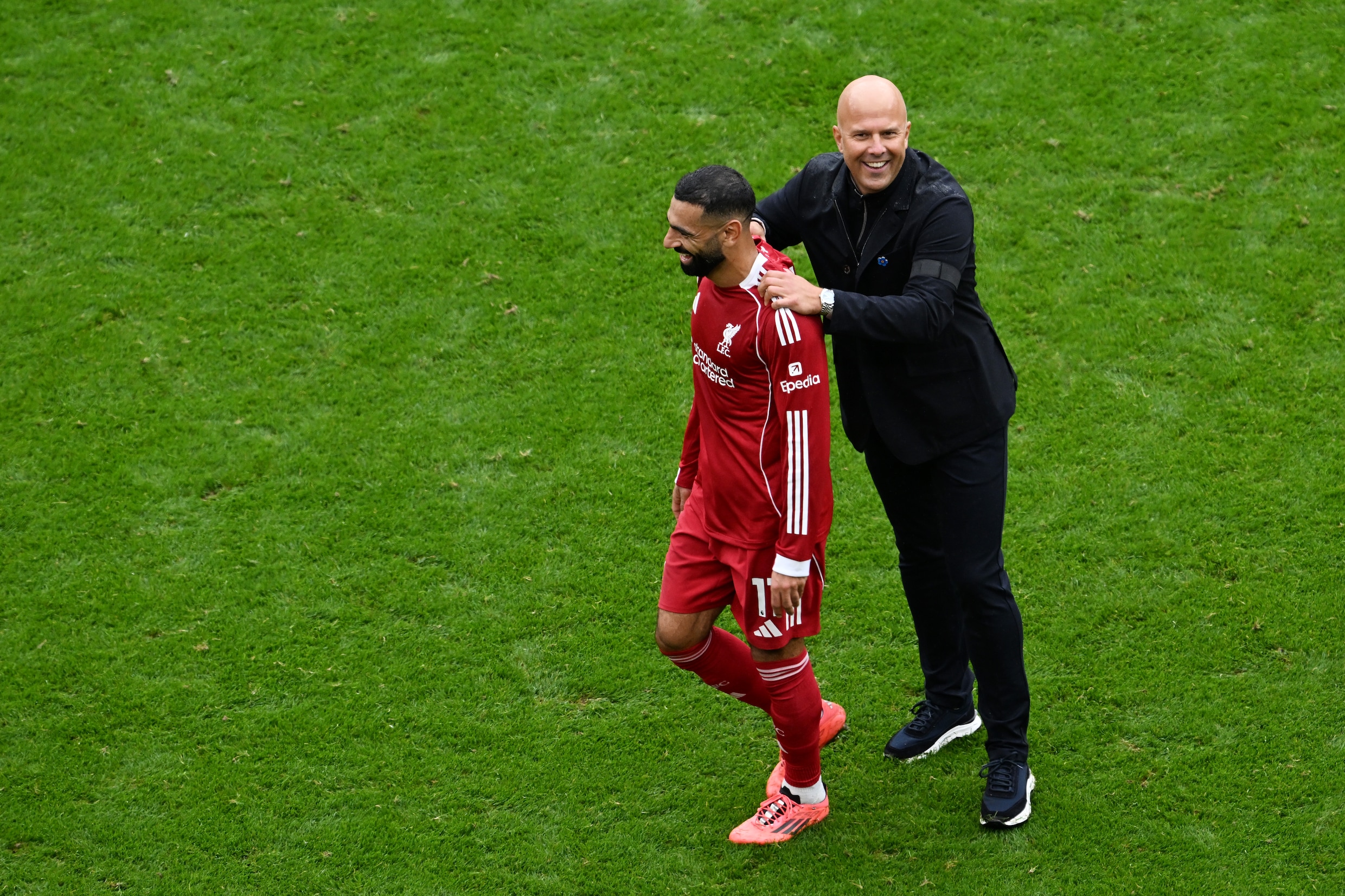 Mo Salah en Arne Slot van Liverpool in betere tijden.