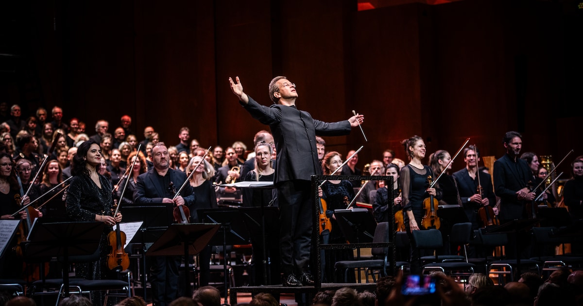 Mahlers ‘Achtste’ levert in Groningen een verheffend gevoel op, ondanks enkele schoonheidsfouten