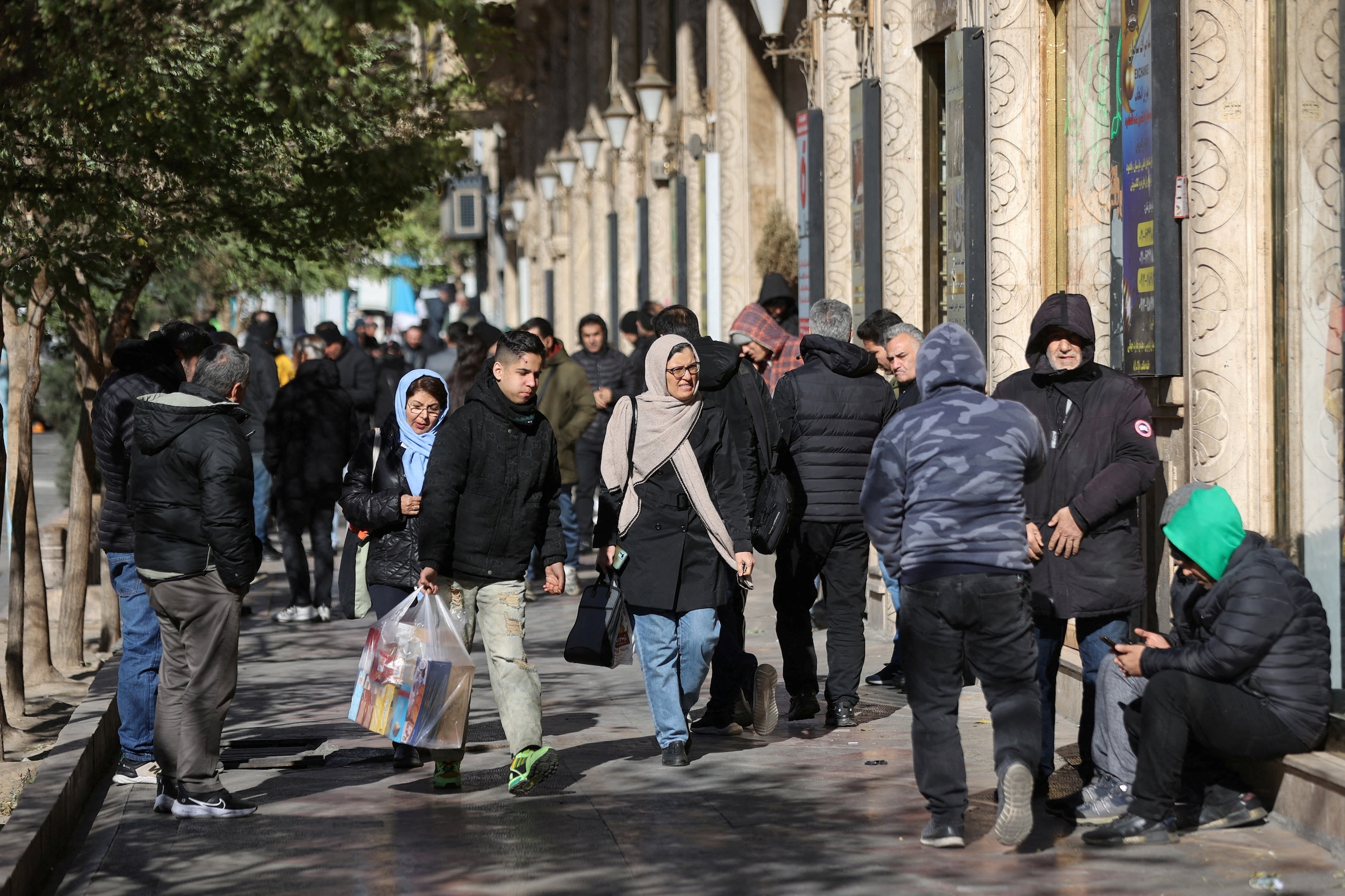 Protesten Iran houden aan, meerdere doden gemeld | de Volkskrant