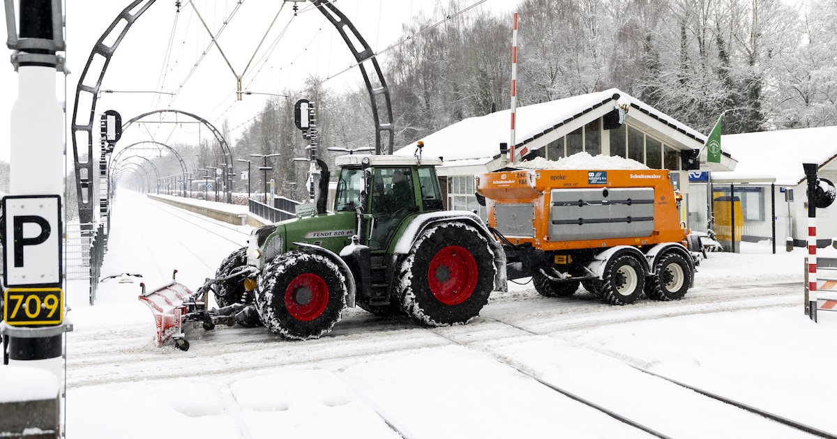 It-storing NS voorbij, winterdienstregeling opgestart, maar treinverkeer rondom Amsterdam blijft ont