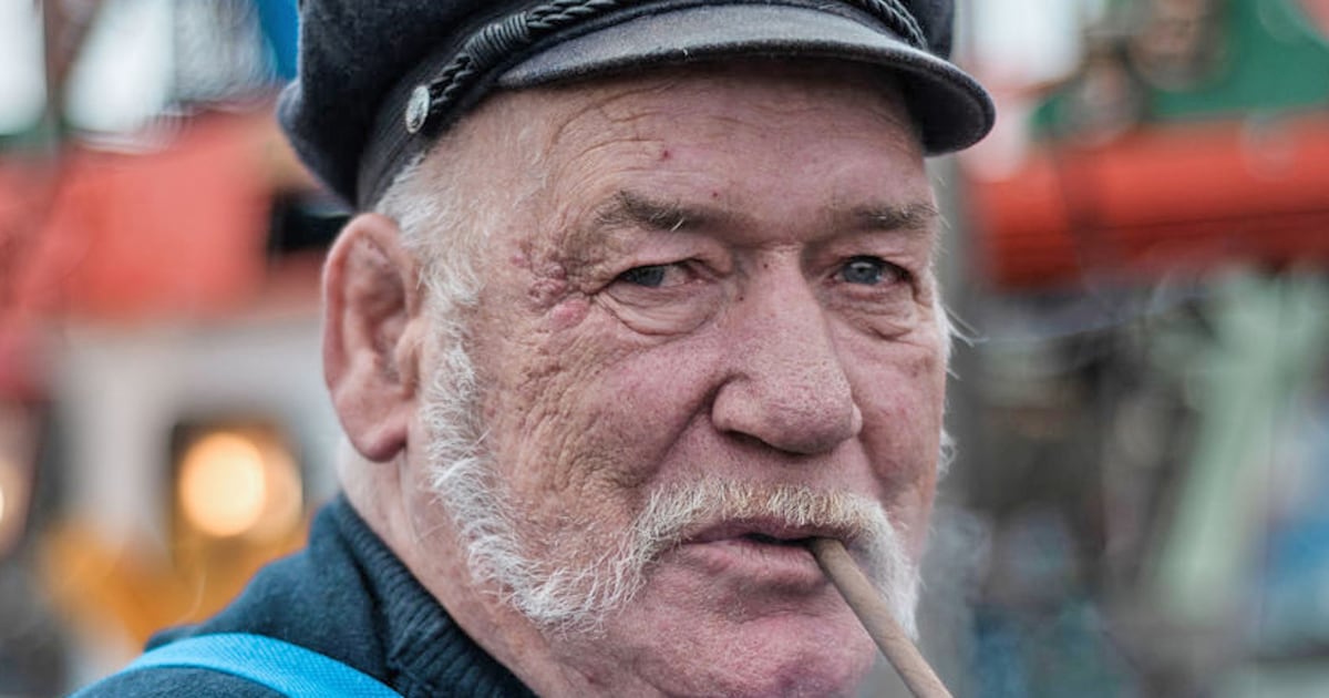 Eigengereide kreeftenvisser Cor Fondse stelde zich vloekend en tierend teweer tegen de vooruitgang
