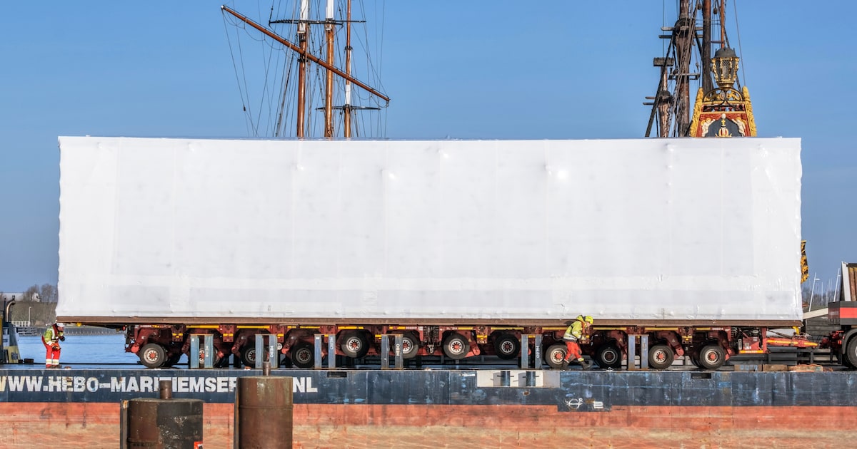 Zeshonderd jaar oude IJsselkogge van museum Batavialand naar Zwartsluis: ‘Dit is echt een mijlpaal’