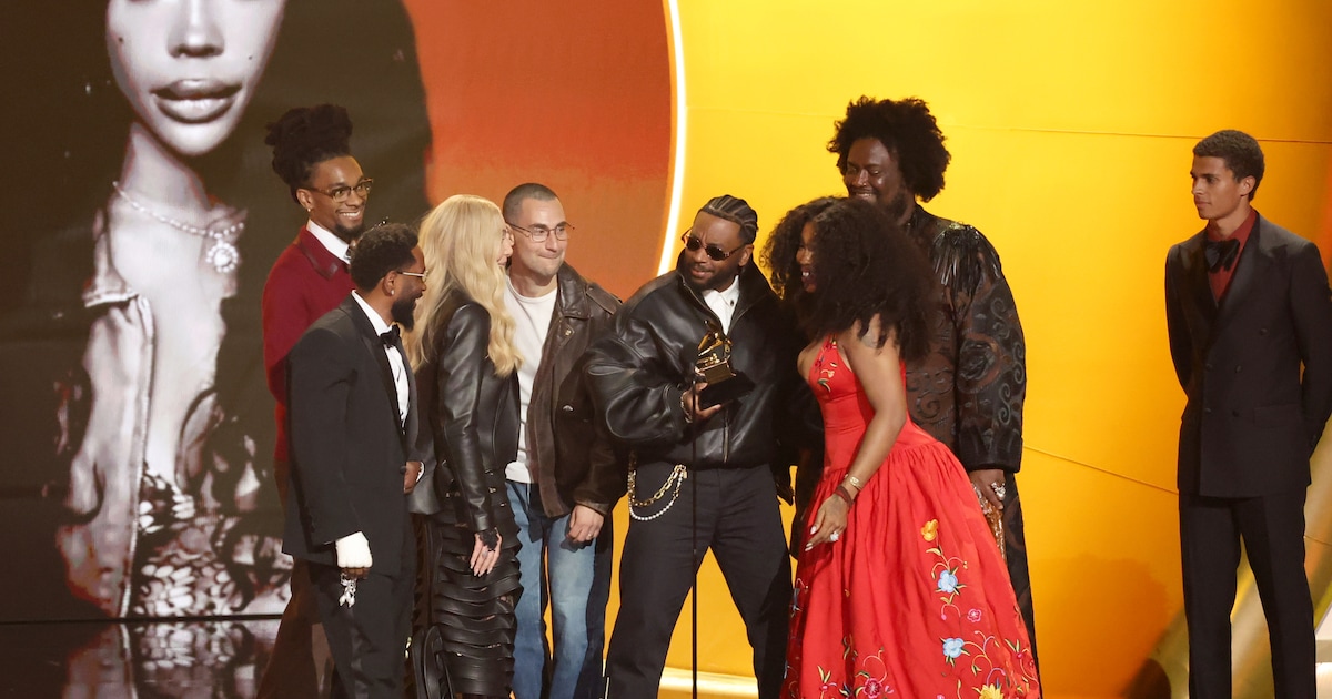 Rapper Kendrik Lamar wint recordaantal Grammy’s, Bad Bunny krijgt prijs voor beste album