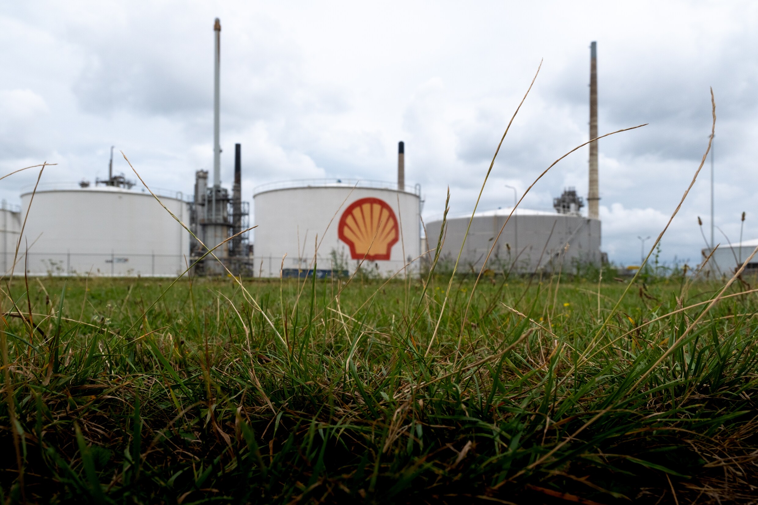 Shell reageert op mogelijk nieuwe klimaatzaak: eisen Milieudefensie ...